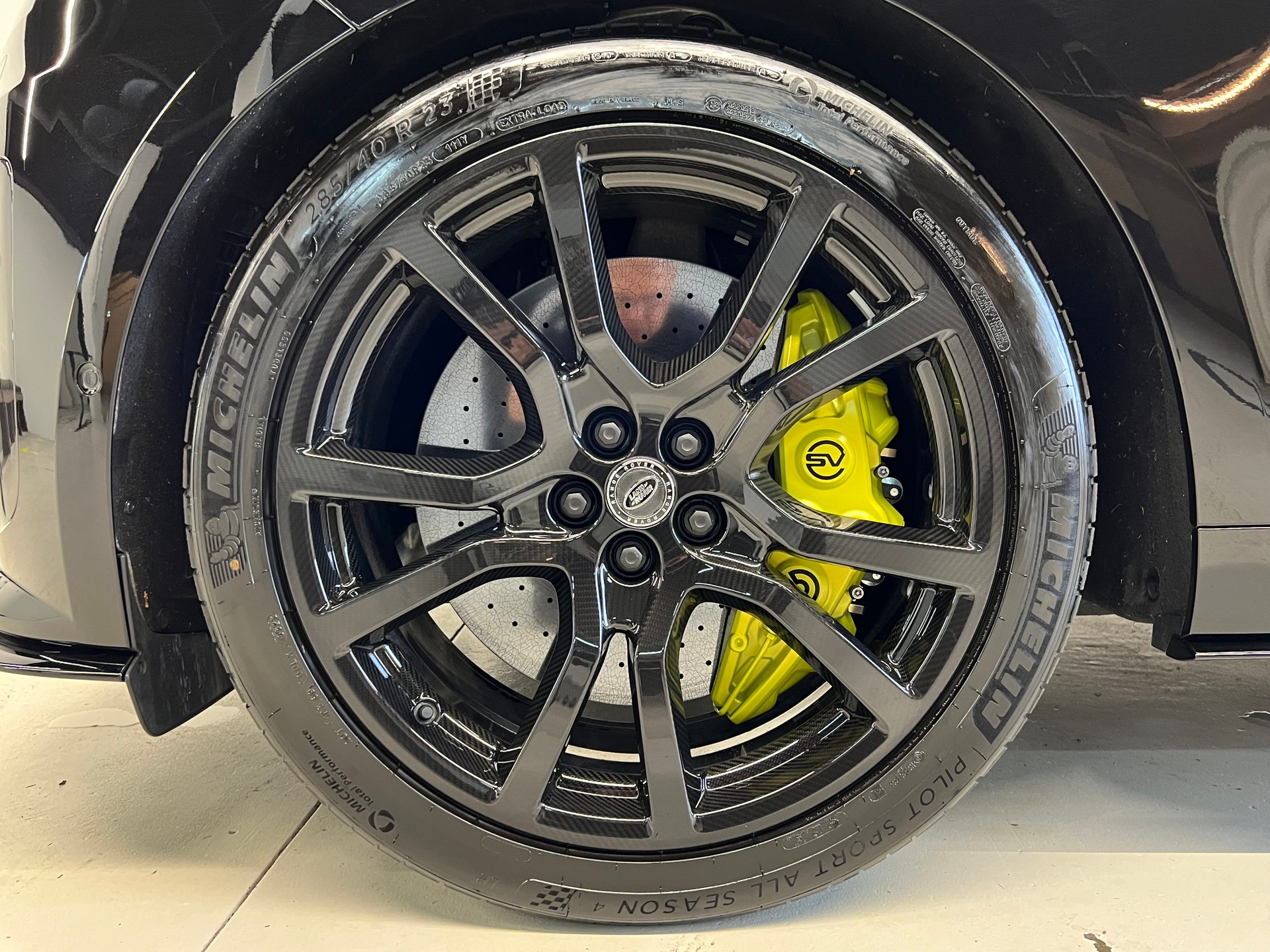 LAND ROVER Range Rover Sport 4.4 V8 SV Edition One-image-10