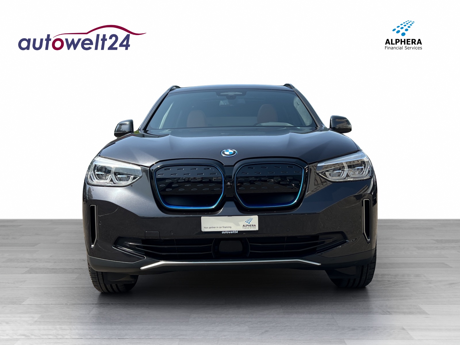 BMW iX3 FIRST EDITION ONE OF 100-showroom-element-1