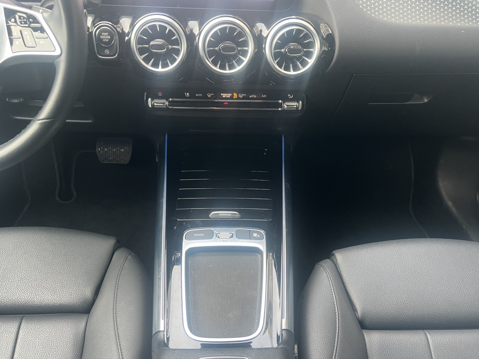 Image MERCEDES-BENZ GLA-200 GLA 200 7G-DCT