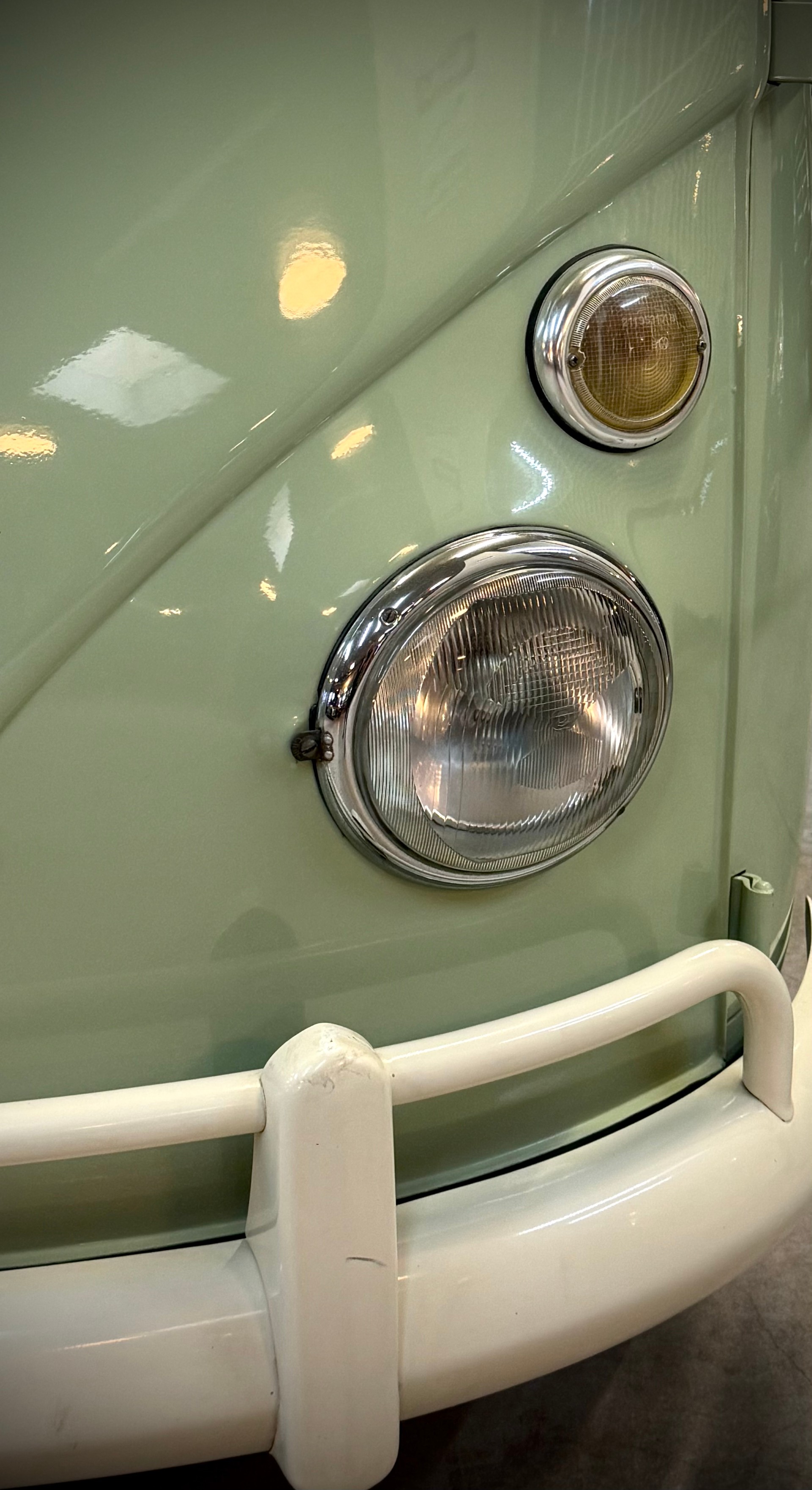 VW T1-showroom-element-3