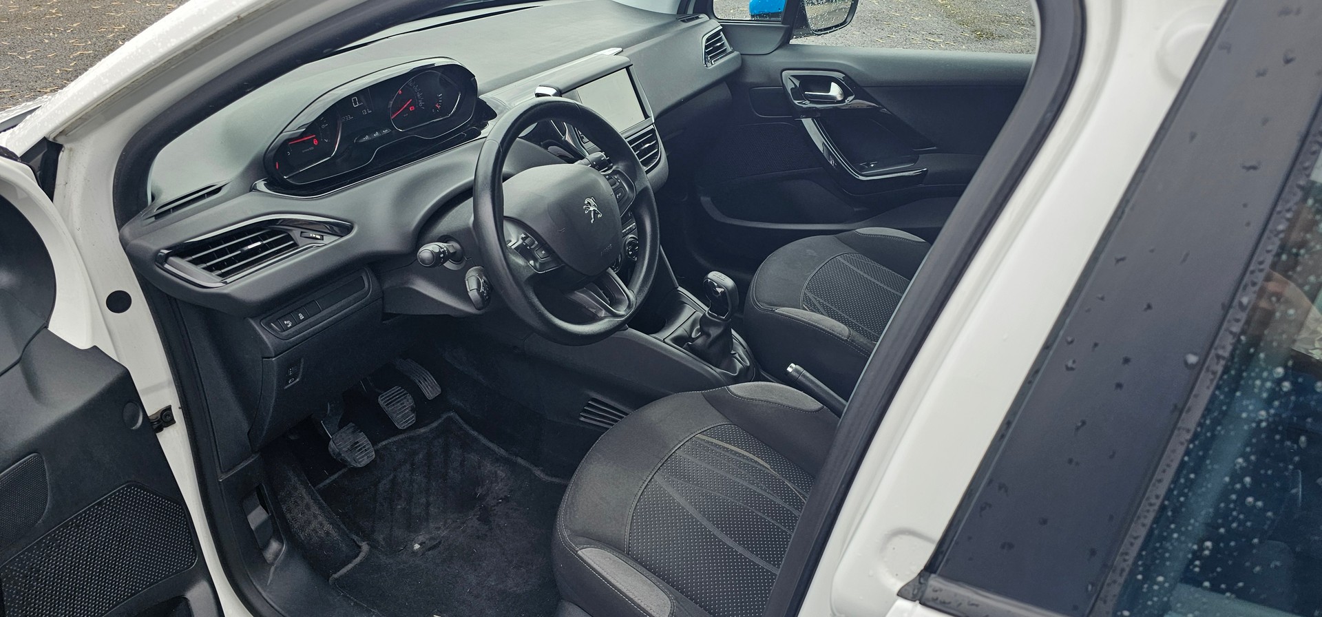 PEUGEOT 208 1.4 VTI Active-image-4
