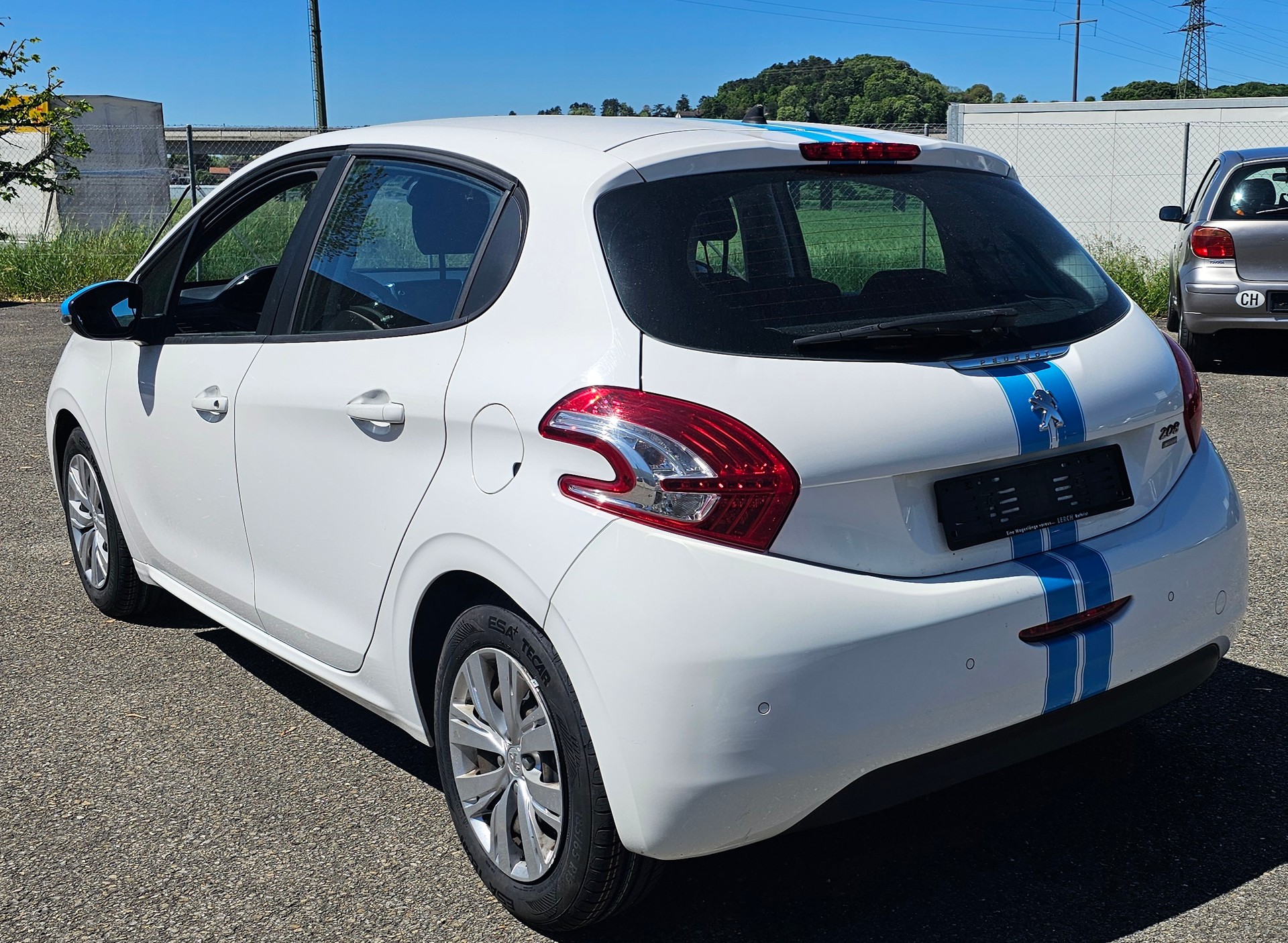 PEUGEOT 208 1.4 VTI Active-image-2