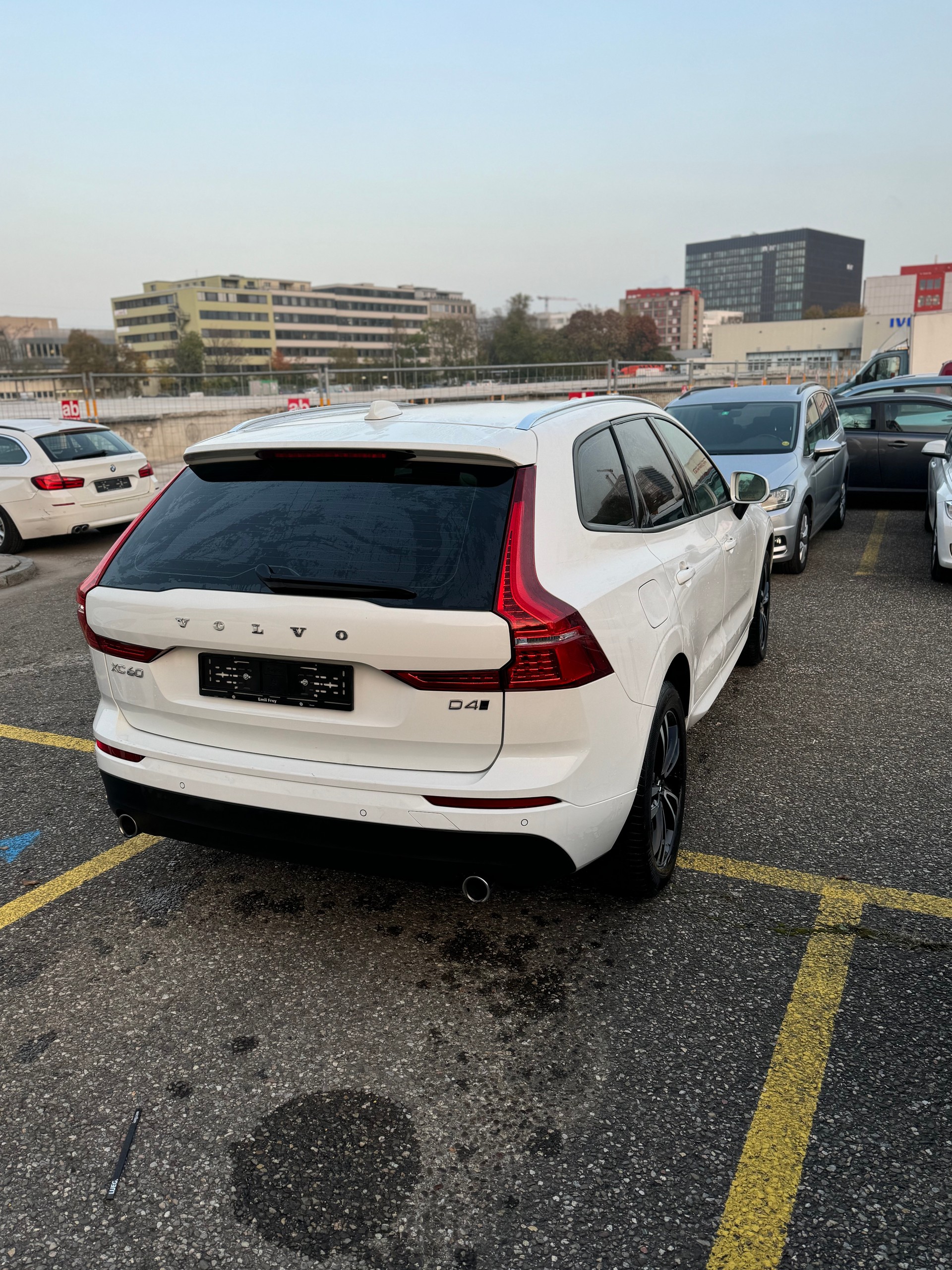 VOLVO XC60 D4 AWD R-Design Geartronic-image-7