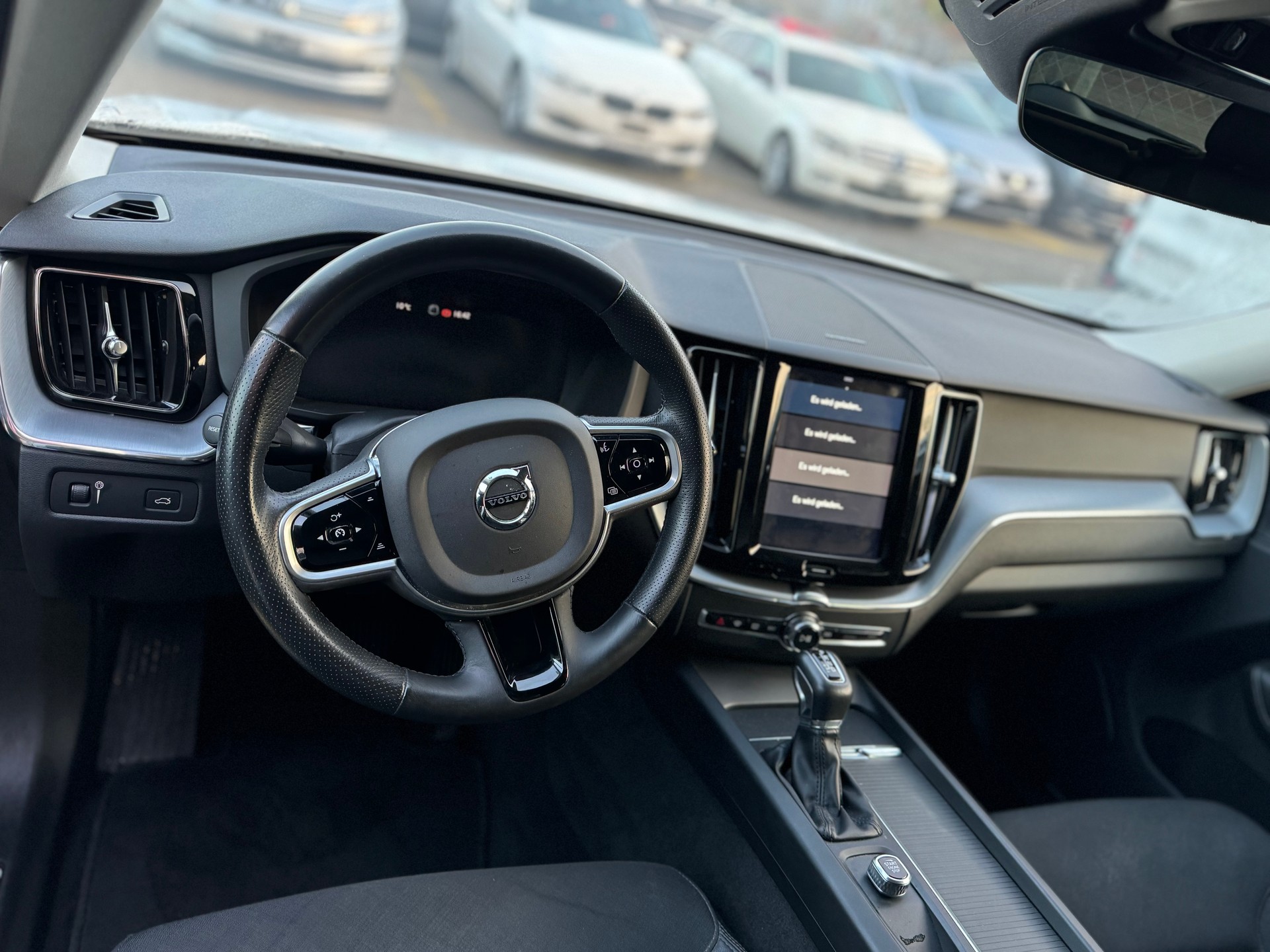 VOLVO XC60 D4 AWD R-Design Geartronic-image-5