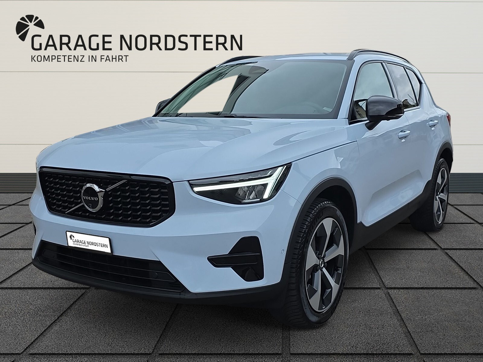 VOLVO XC40 2.0 B4 MH Plus Dark