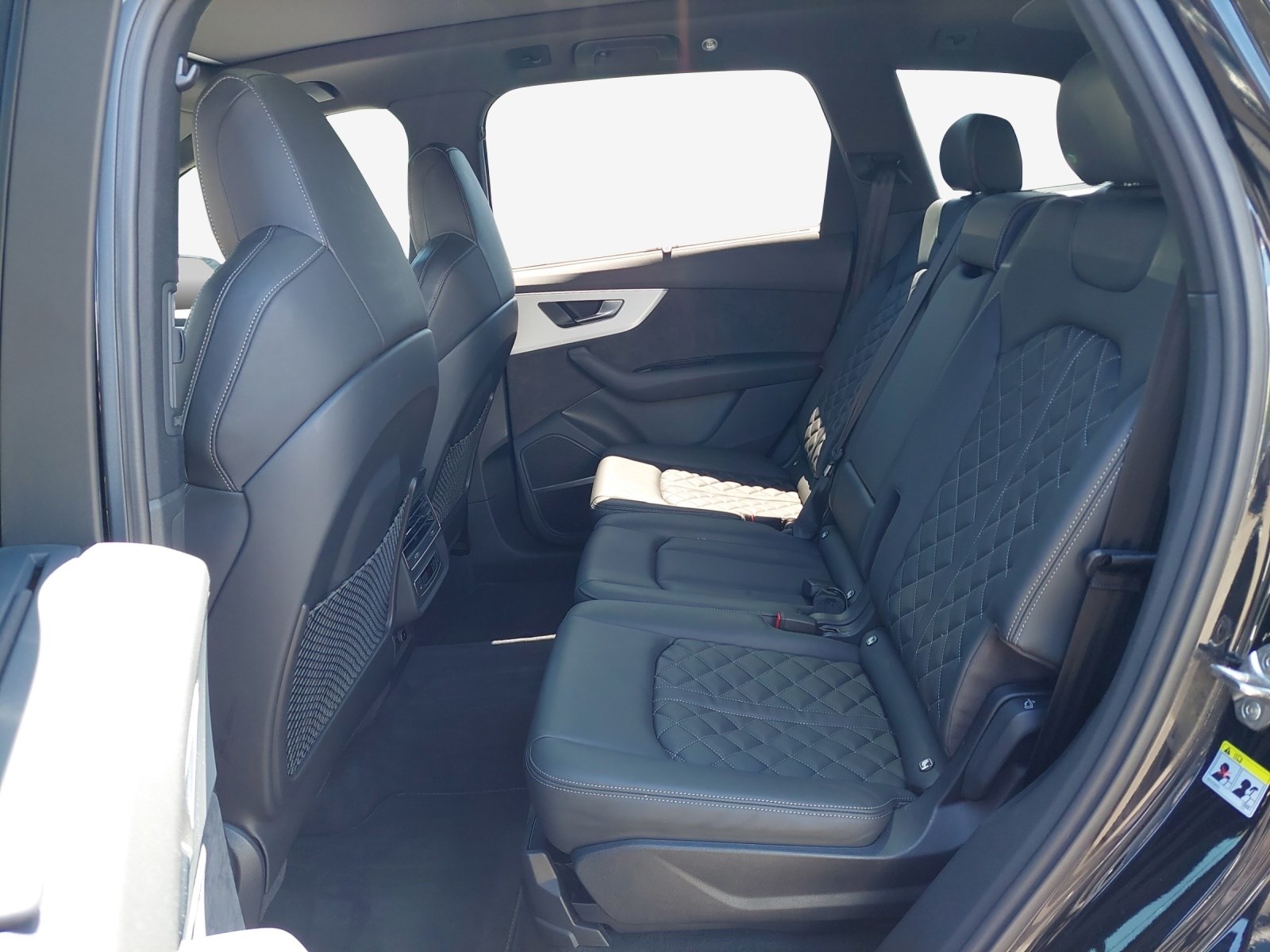 AUDI Q7 60 TFSI e quattro PHEV S line tiptronic-image-11