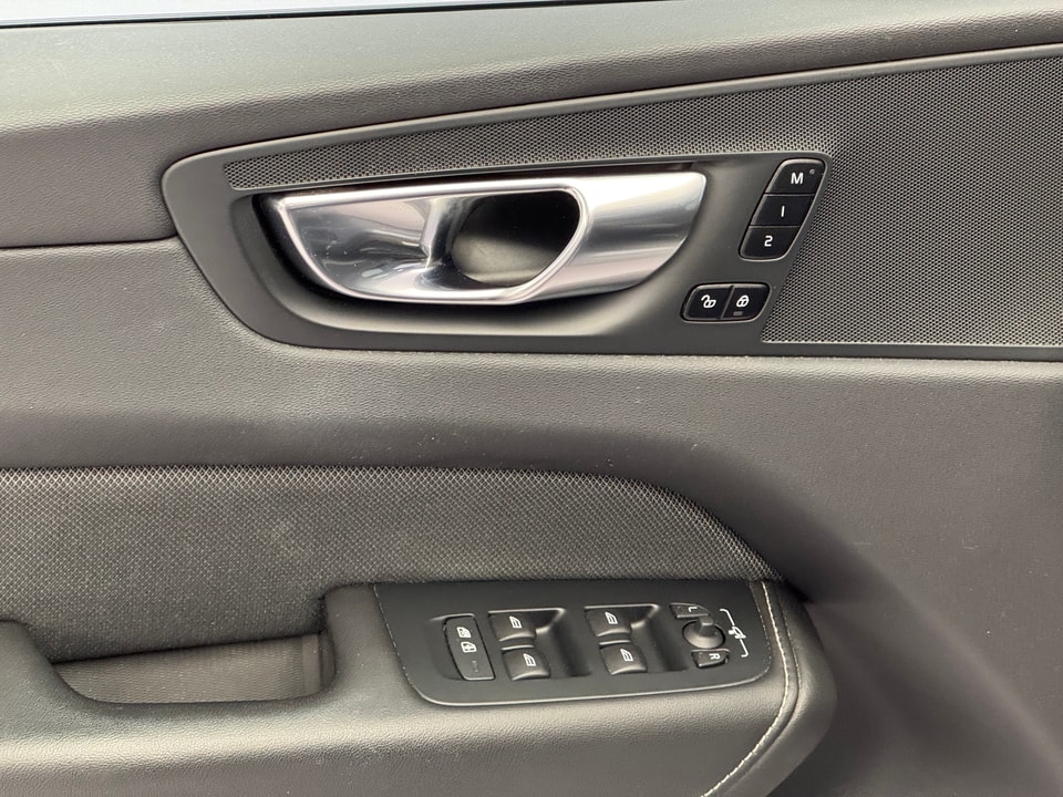 XC60 2.0 T6 TE Plus Dark eAWD