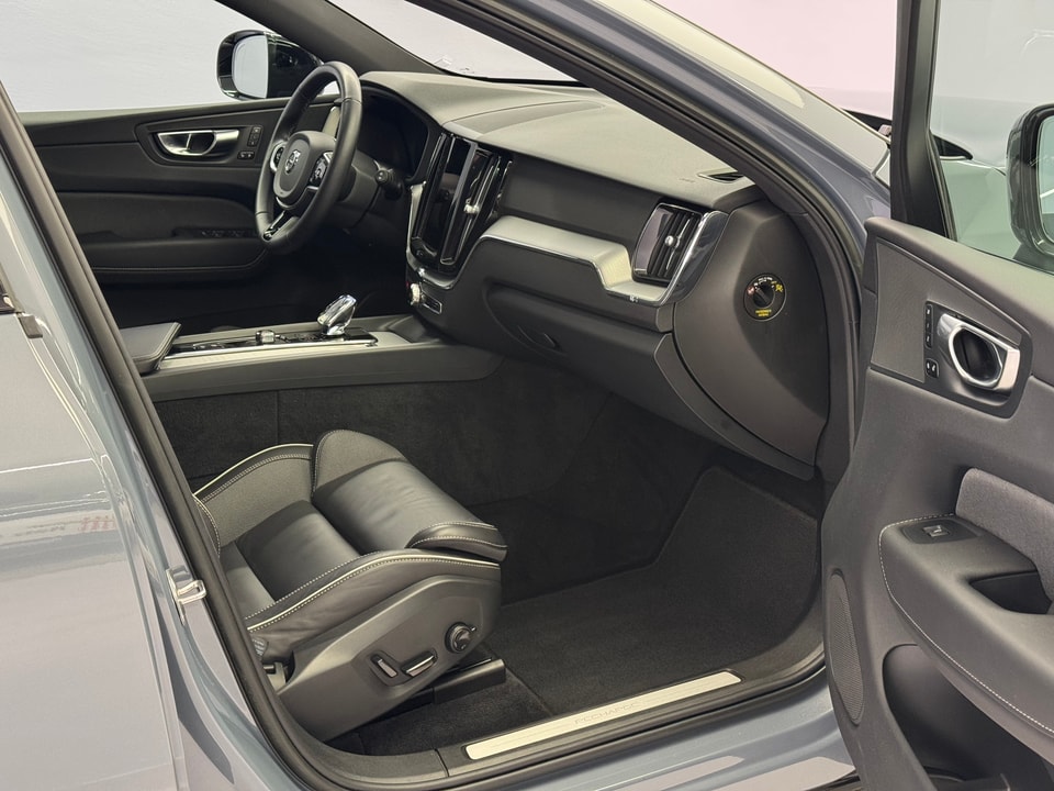 XC60 2.0 T6 TE Plus Dark eAWD