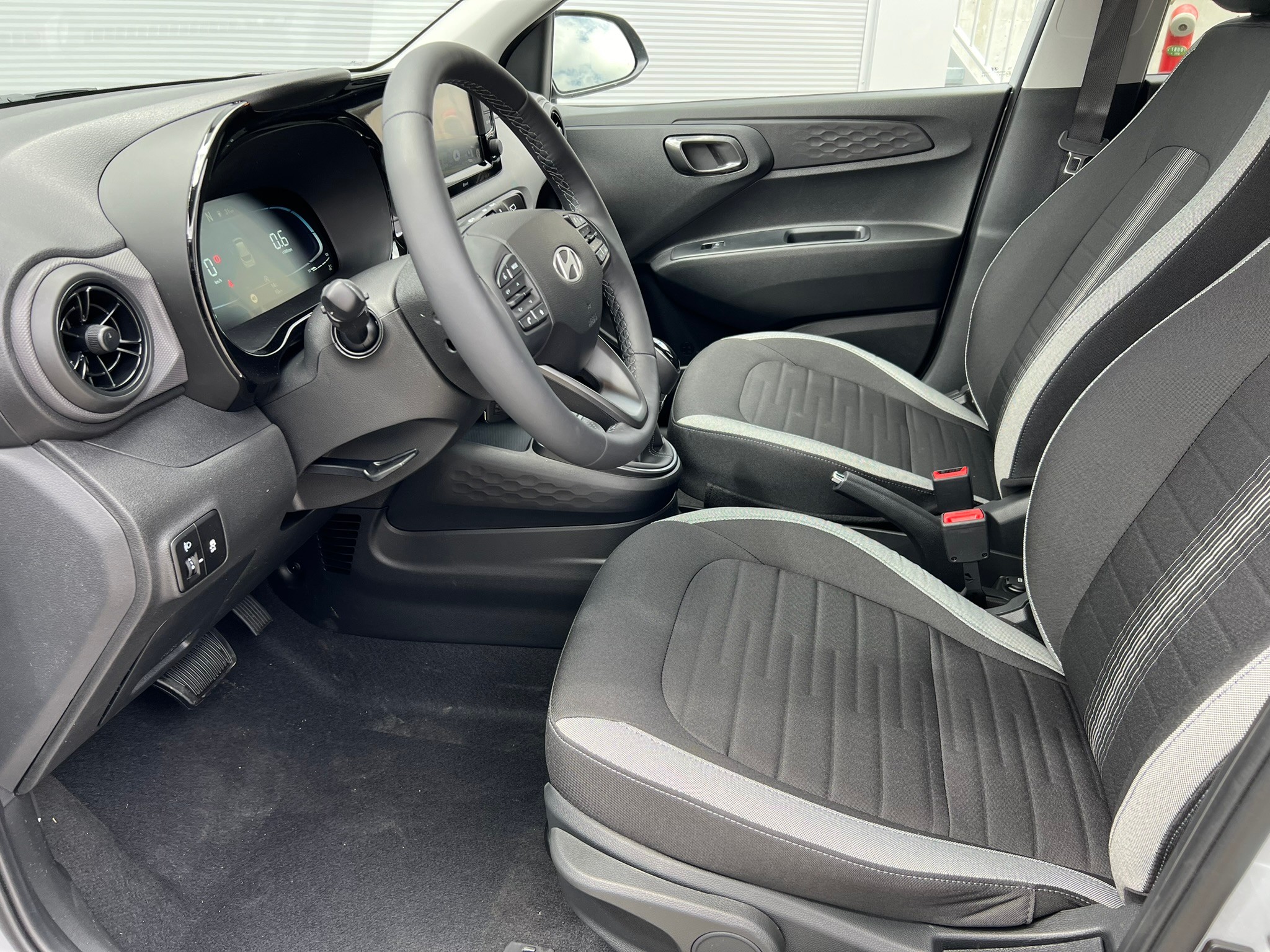 Image HYUNDAI I10 i10 1.2 Amplia Aut.