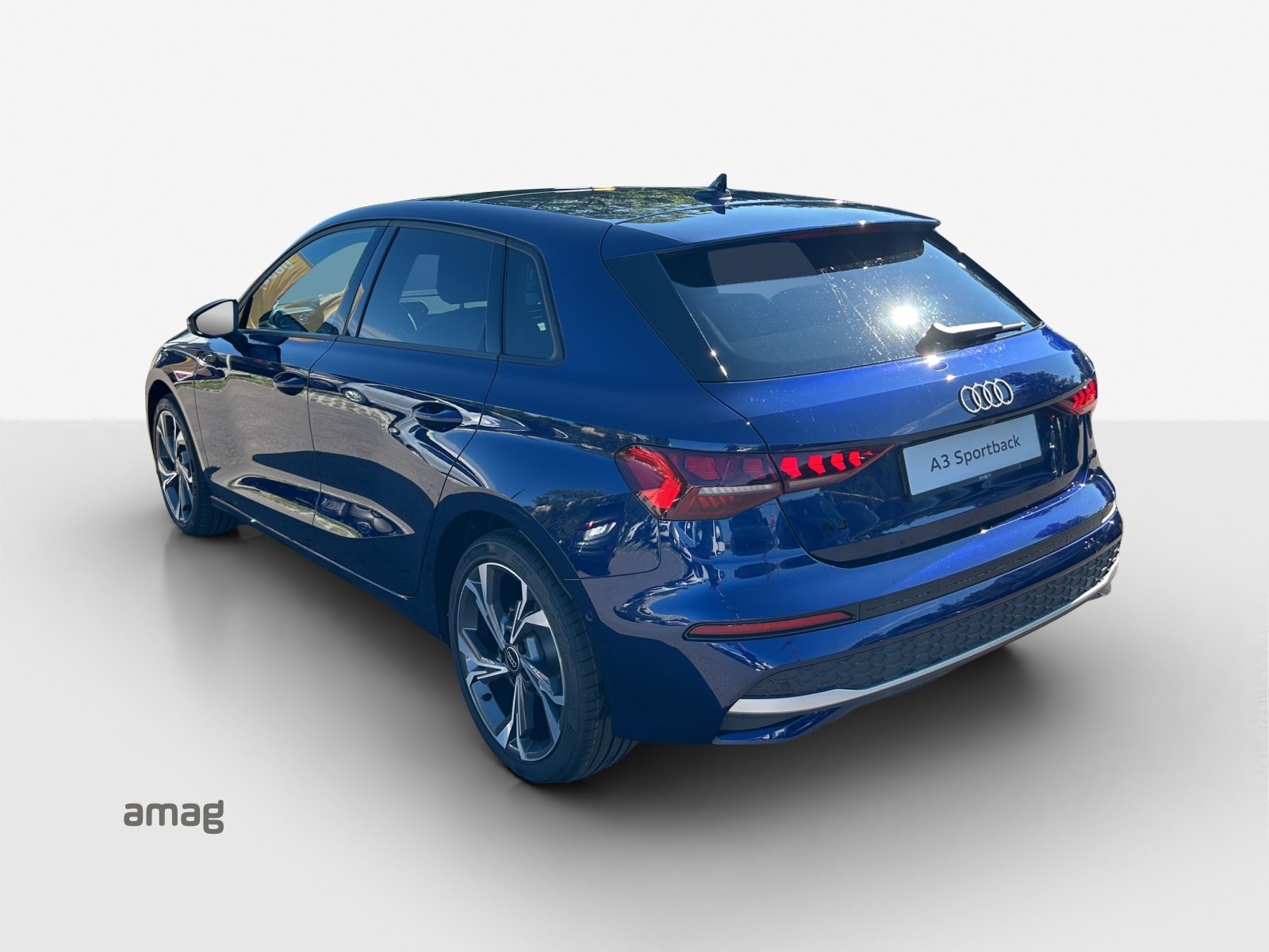 AUDI A3 Sportback 35 TFSI advanced Attraction-showroom-element-2