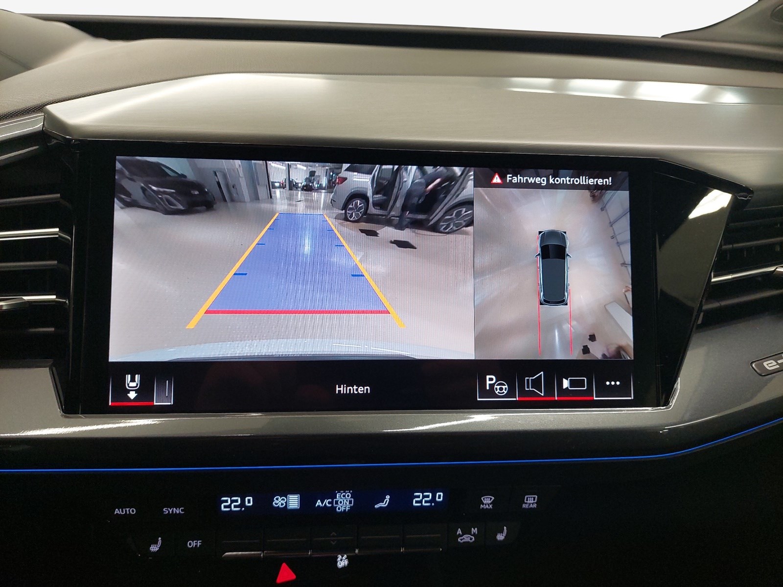 AUDI Q4 e-tron 45 quattro-image-14