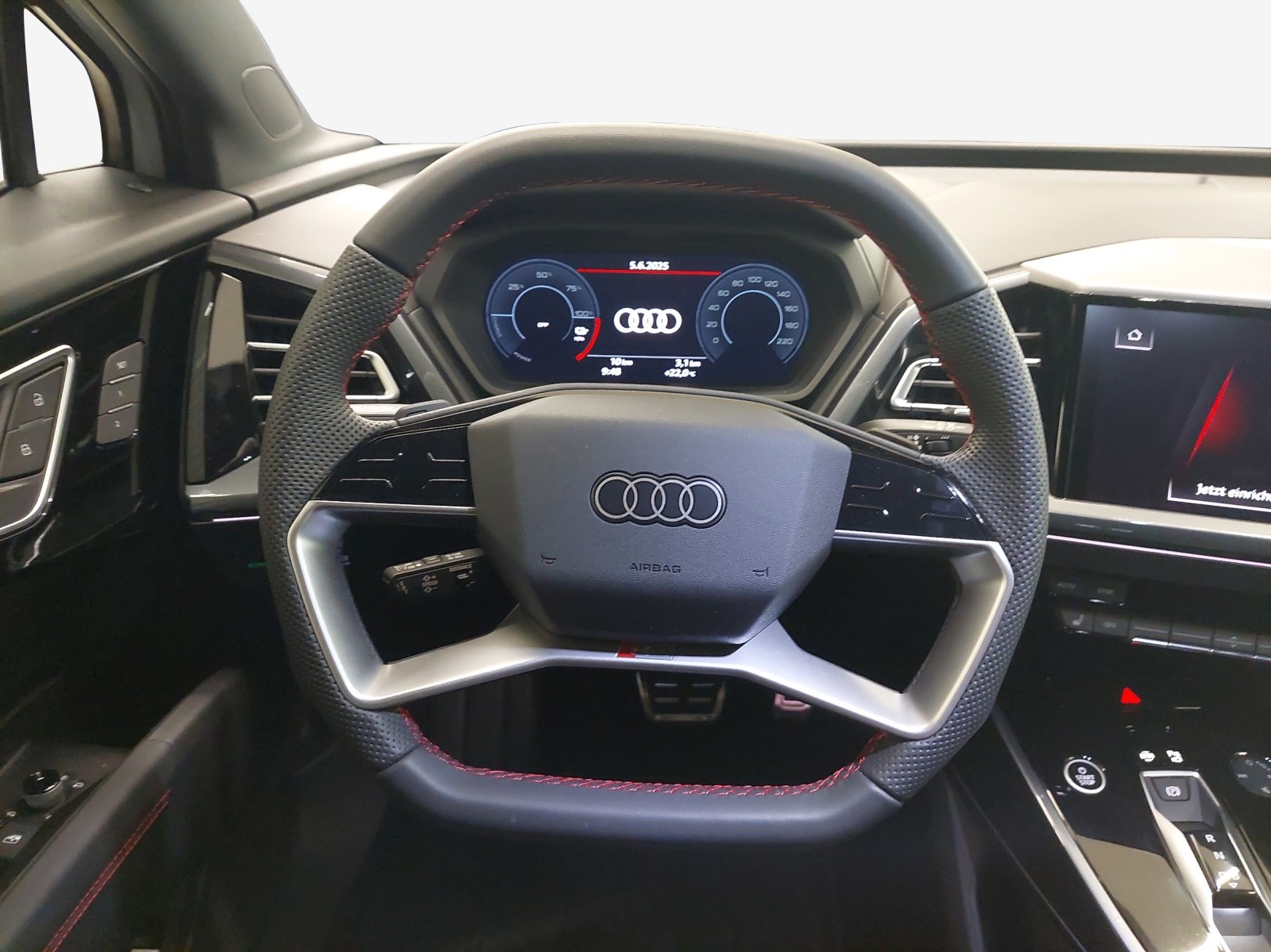 AUDI Q4 e-tron 45 quattro-image-9