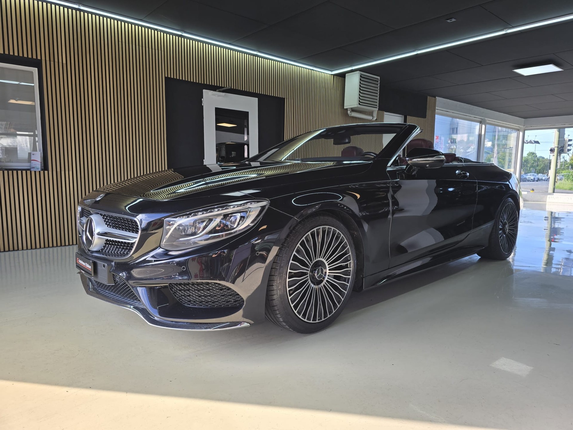 MERCEDES-BENZ S 500 Cabriolet Designo 9G-Tronic-showroom-element-2