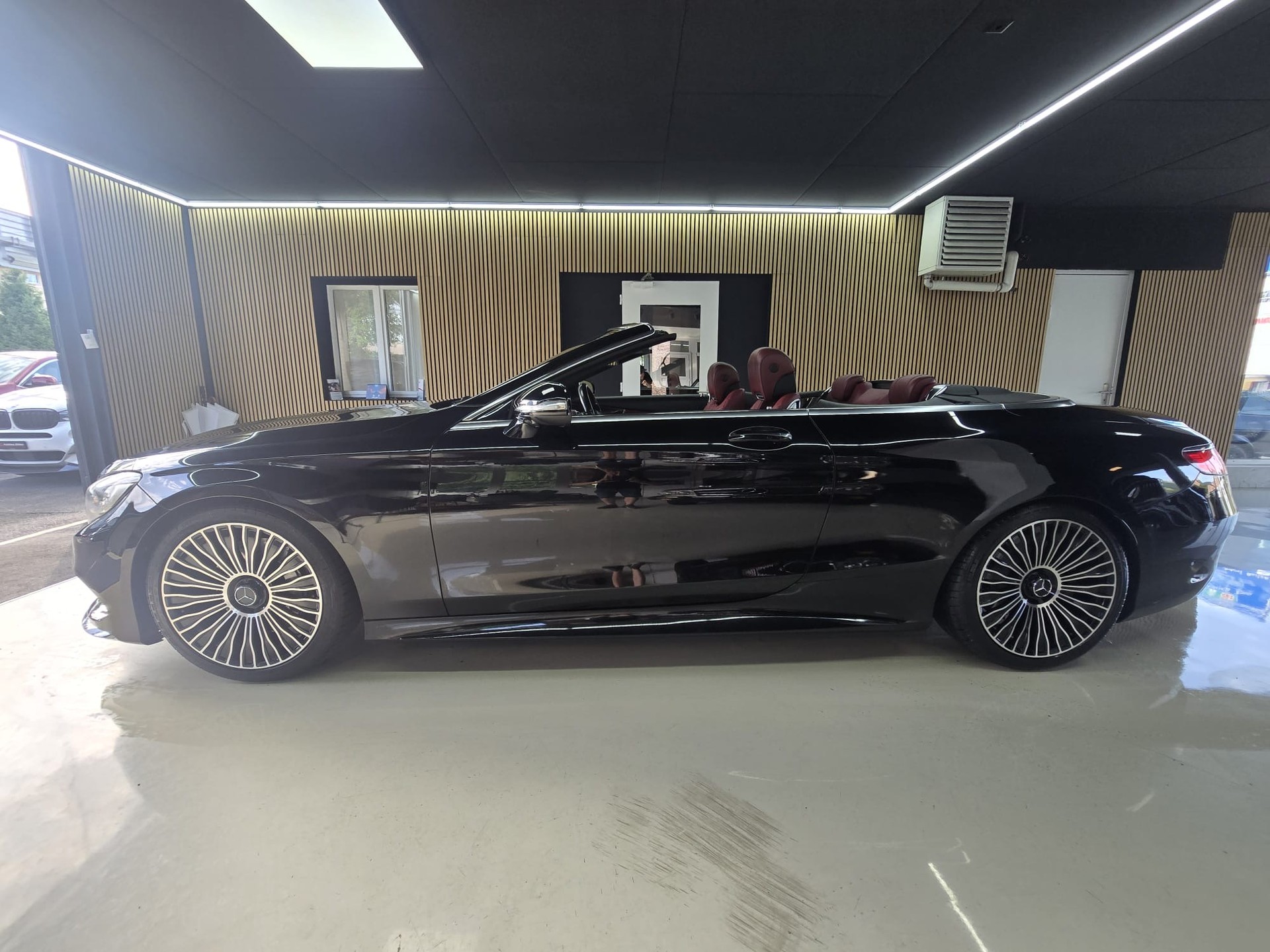 MERCEDES-BENZ S 500 Cabriolet Designo 9G-Tronic-showroom-element-3