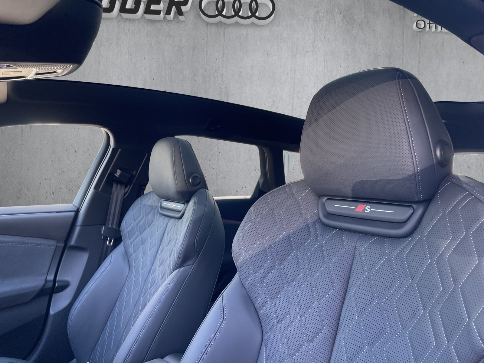 AUDI S6 Avant e-tron quattro-image-16