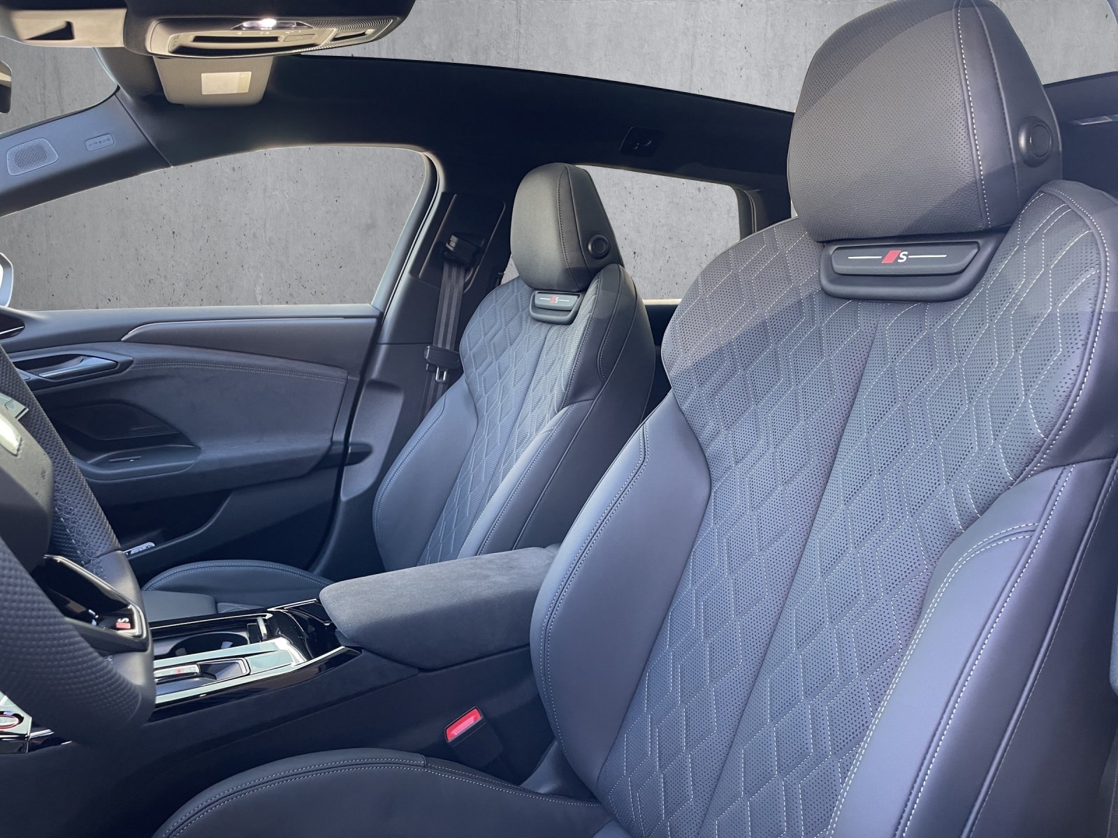 AUDI S6 Avant e-tron quattro-image-6