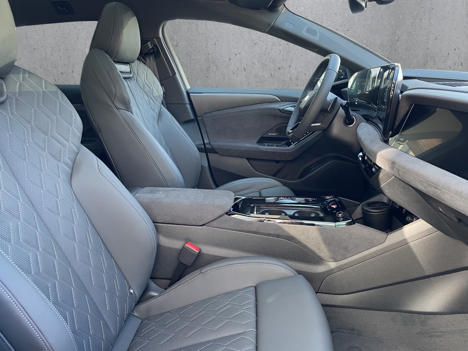AUDI S6 Avant e-tron quattro-image-7