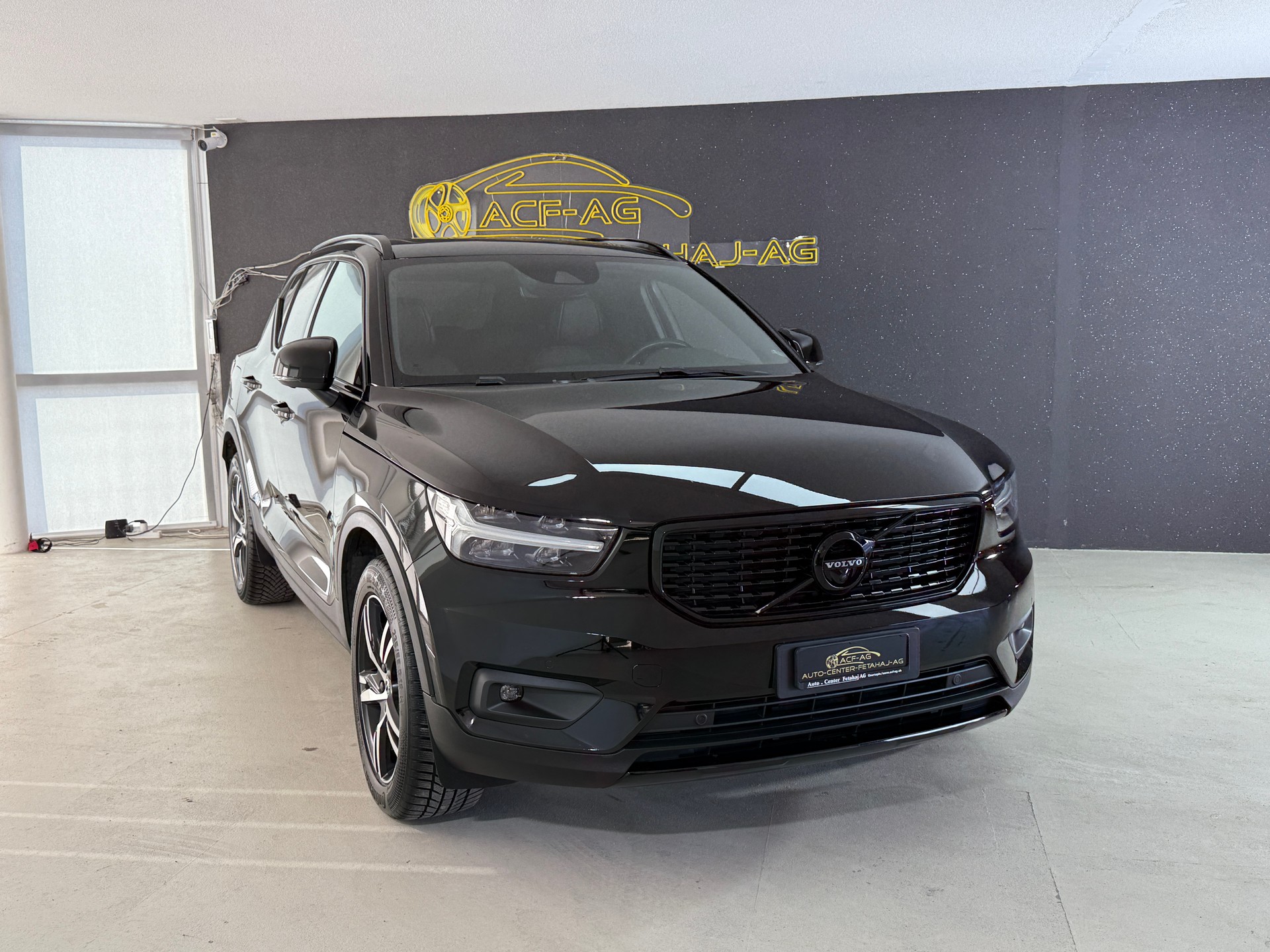 VOLVO XC40 T5 AWD R-Design Geartronic-showroom-element-2