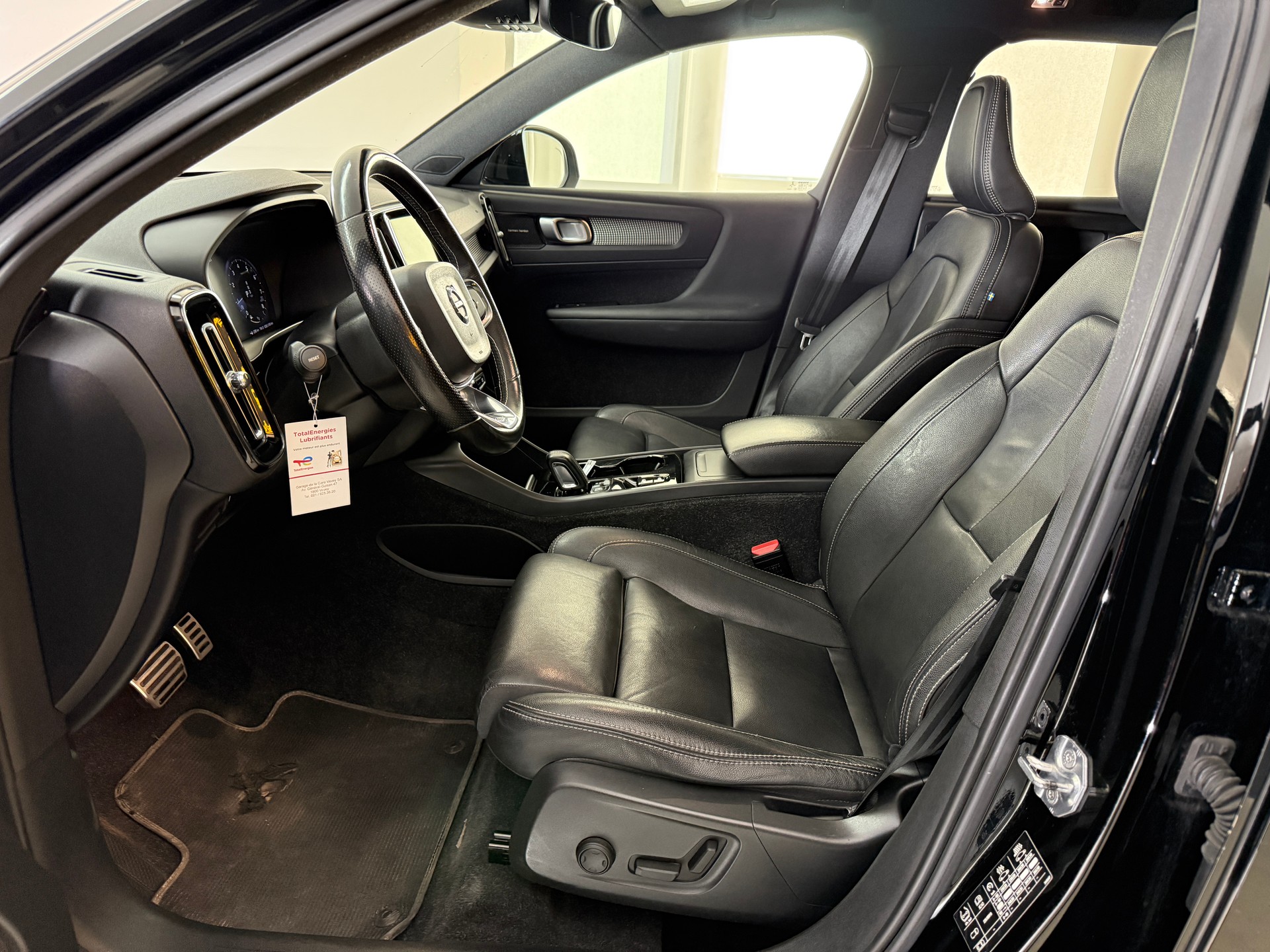 VOLVO XC40 T5 AWD R-Design Geartronic-showroom-element-3