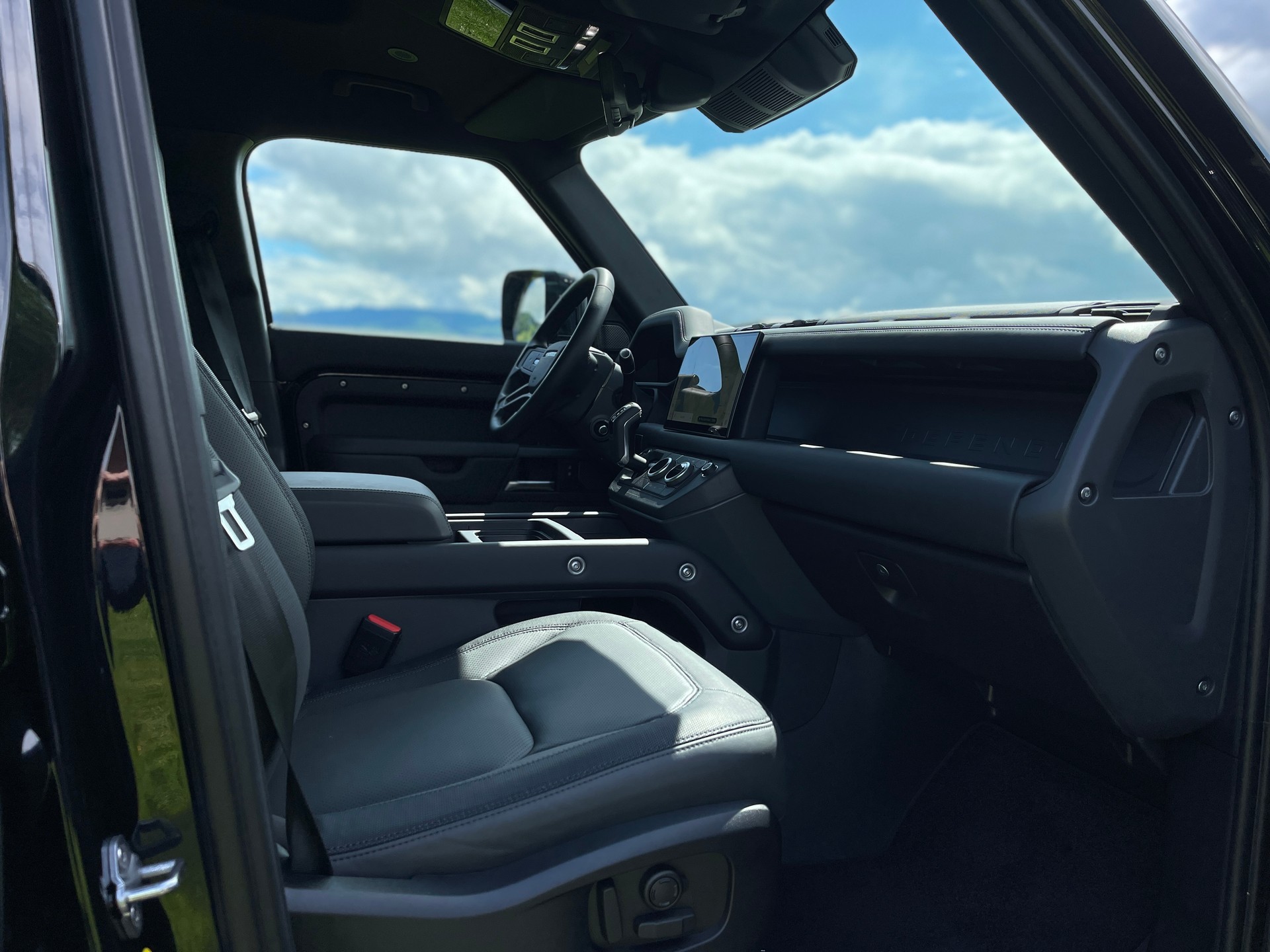 LAND ROVER Defender 110 P400 I6 X 3.0 AT8-image-5