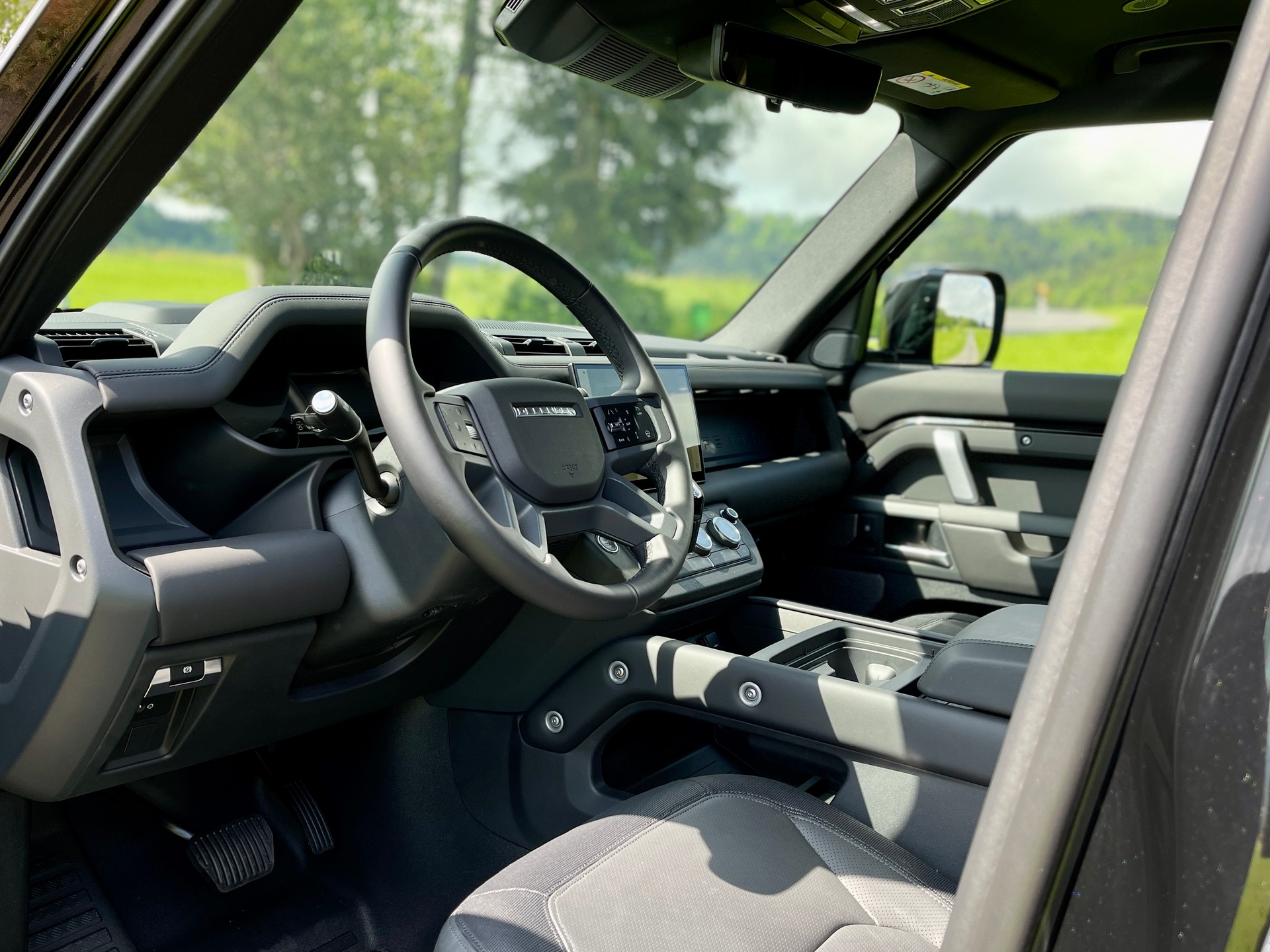 LAND ROVER Defender 110 P400 I6 X 3.0 AT8-image-4