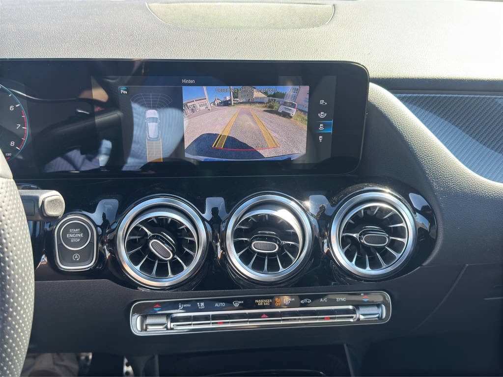 MERCEDES-BENZ GLA 250-image-10