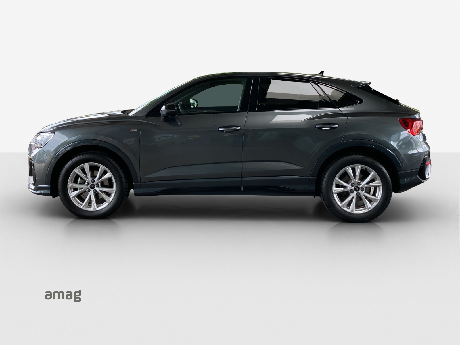 AUDI Q3 Sportback 35 TFSI S line-showroom-element-1