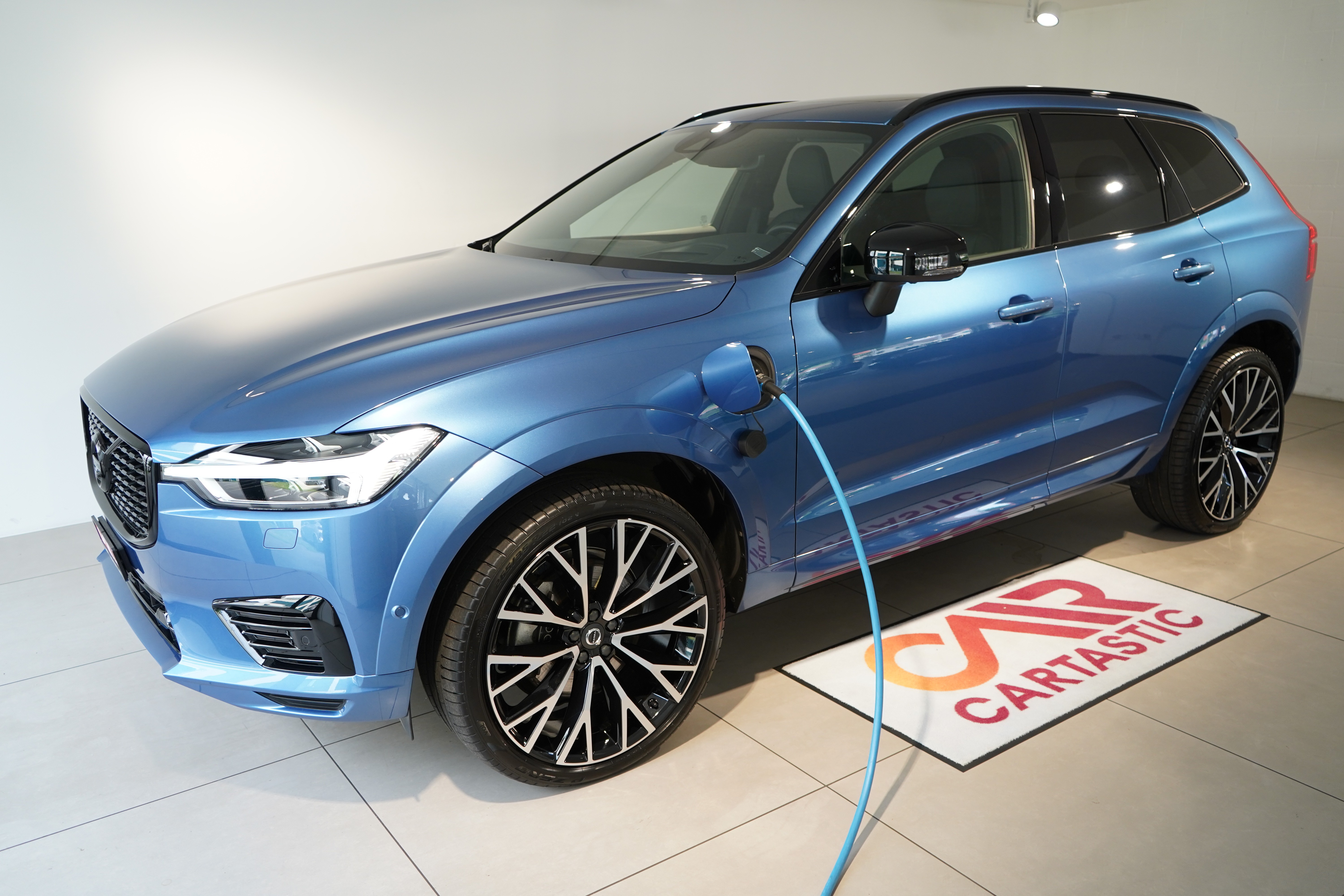 VOLVO XC60 T8 (SUV / Gelndewagen)