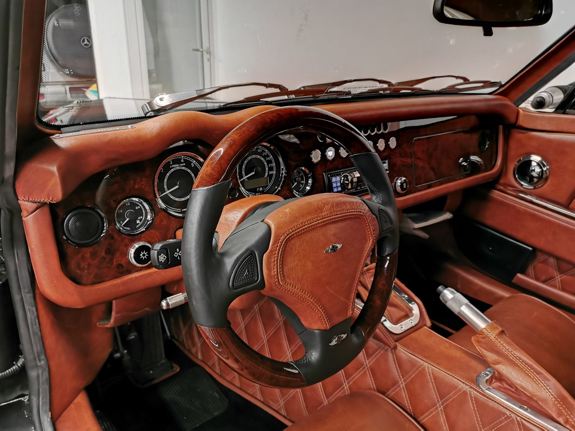MORGAN Aero 8 4.8 AERO SUPERSPORT TARGA AERO MAX SUPERSPORT V8 Swiss Pack Automatic 100 Jahre Morgan UNIKAT-image-7