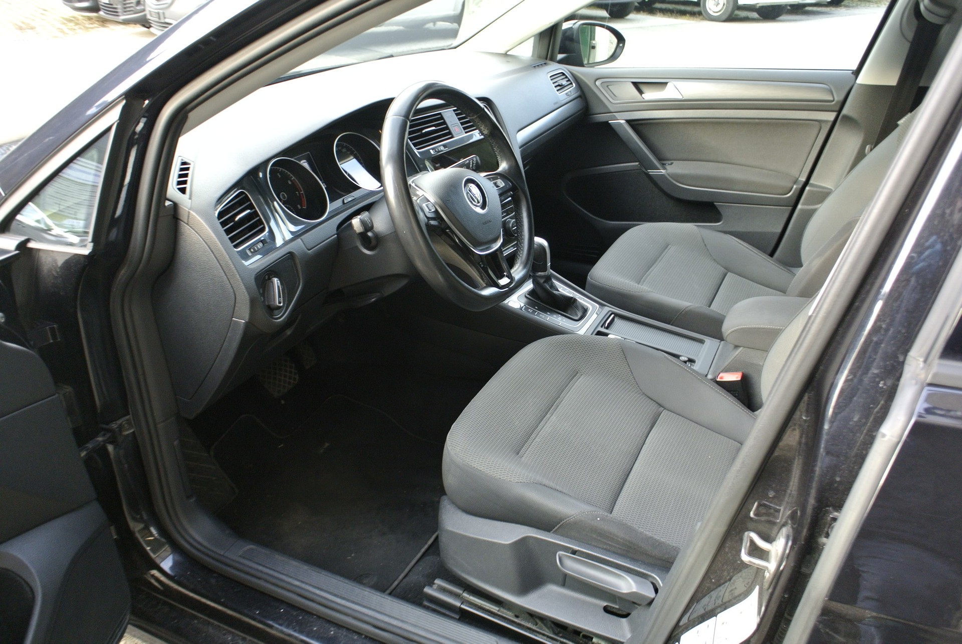 VW Golf Variant 1.5 TSI EVO Comfortline DSG-image-12