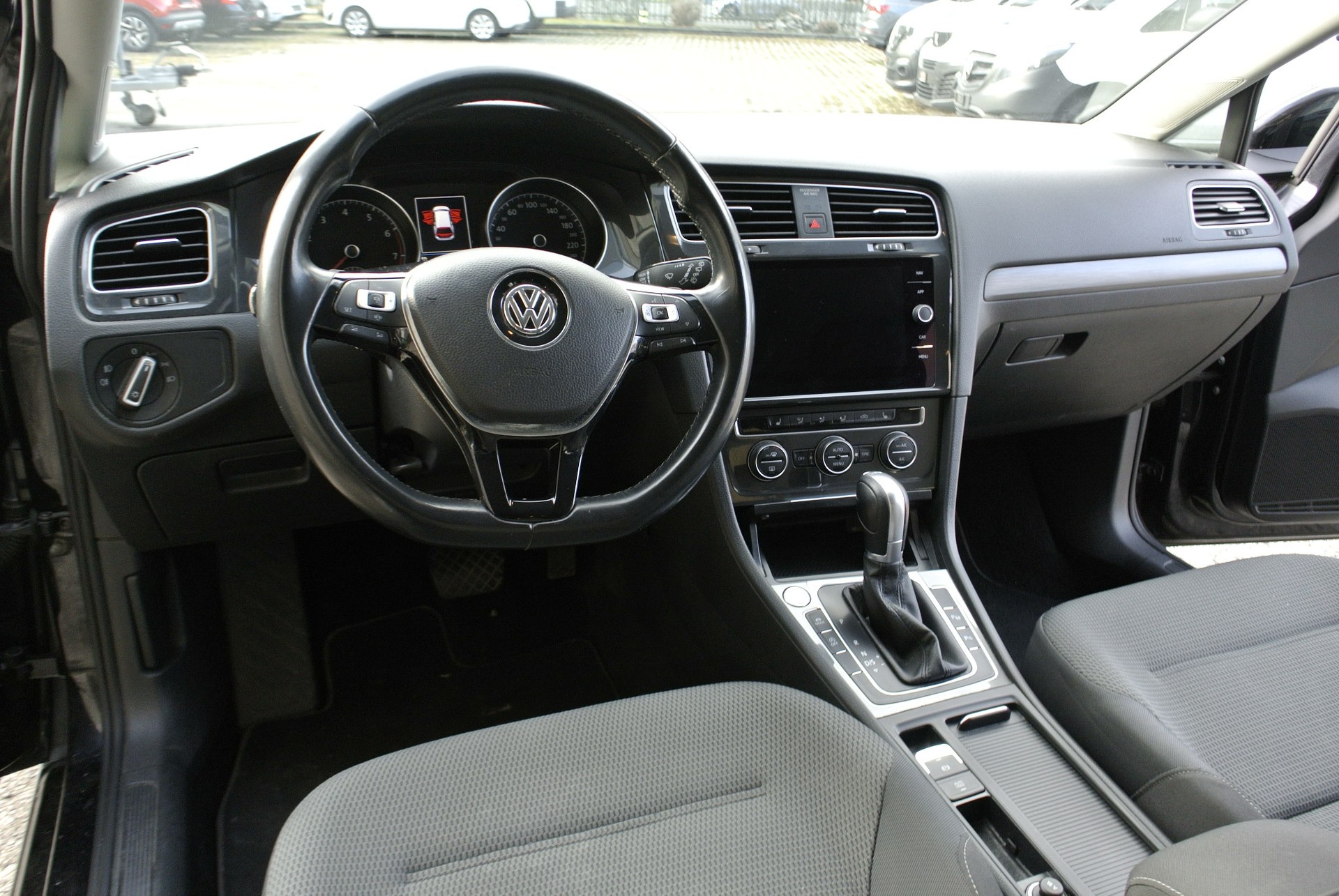 VW Golf Variant 1.5 TSI EVO Comfortline DSG-image-21