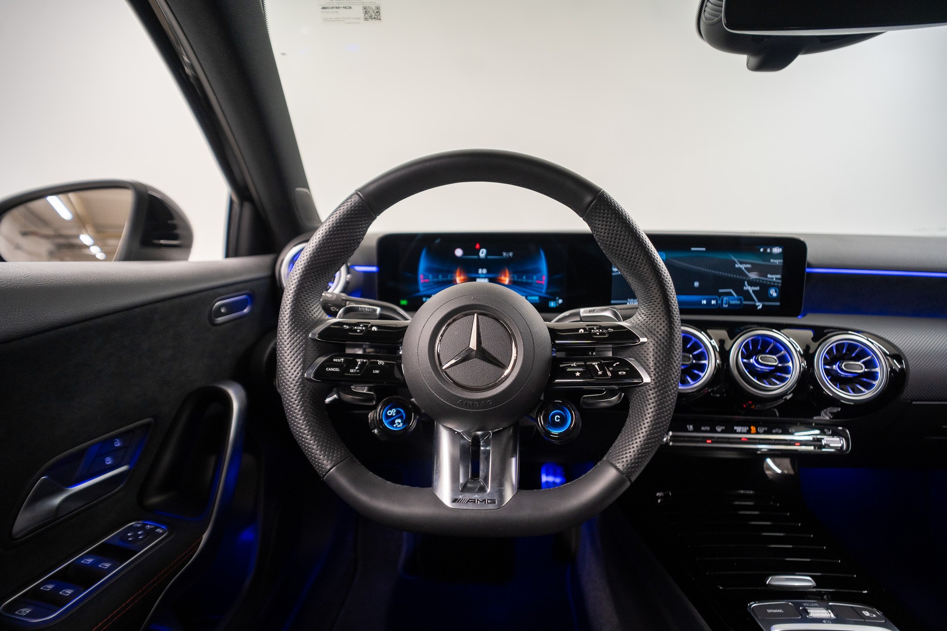 MERCEDES-BENZ A 35 AMG 4matic *FACELIFT*-image-16