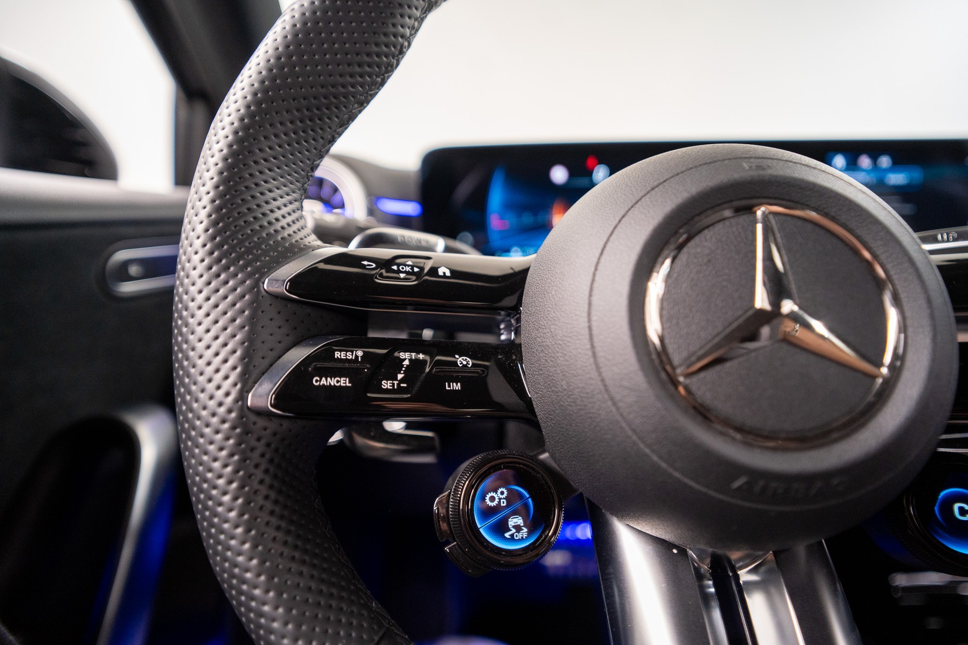 MERCEDES-BENZ A 35 AMG 4matic *FACELIFT*-image-17