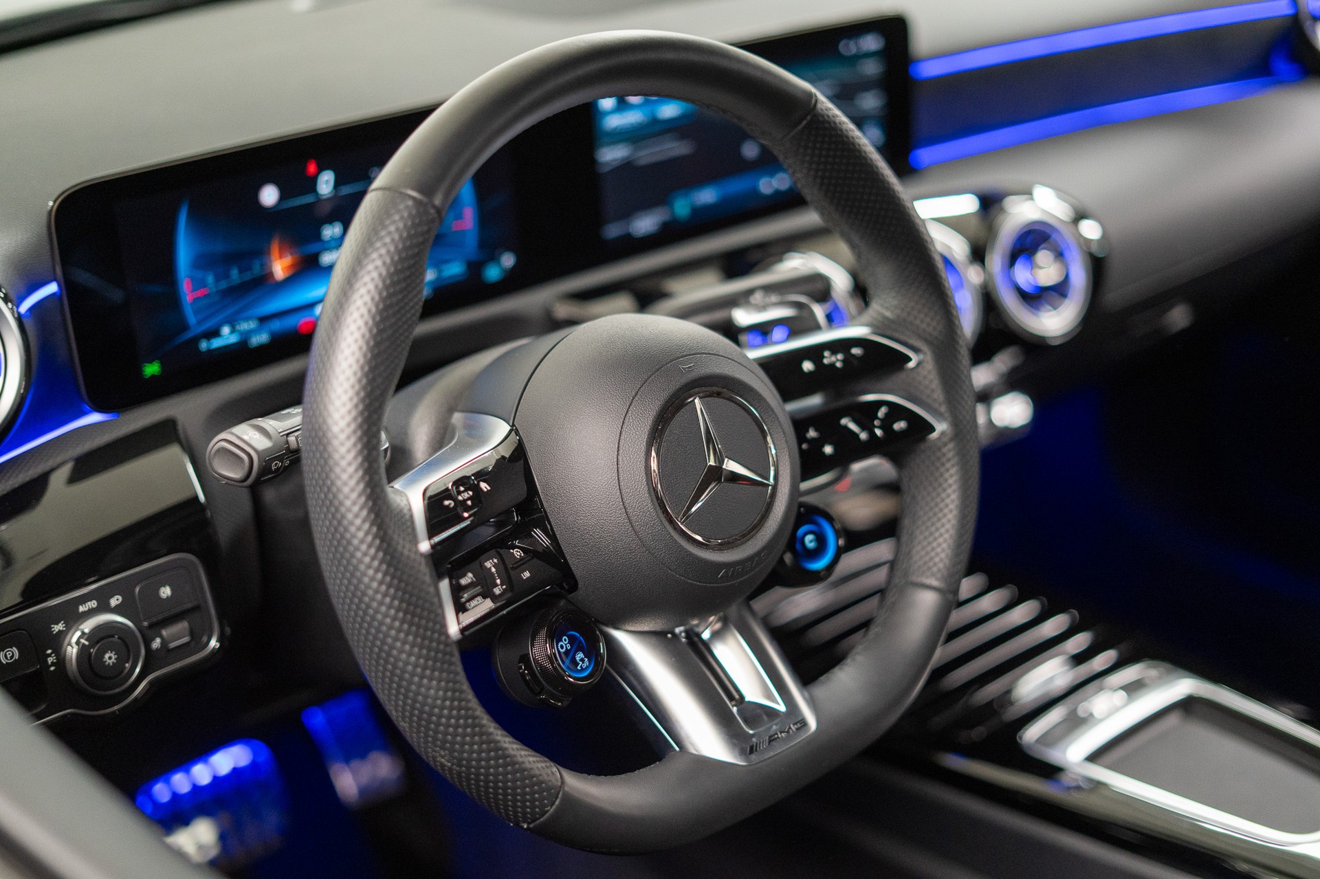 MERCEDES-BENZ A 35 AMG 4matic *FACELIFT*-image-7