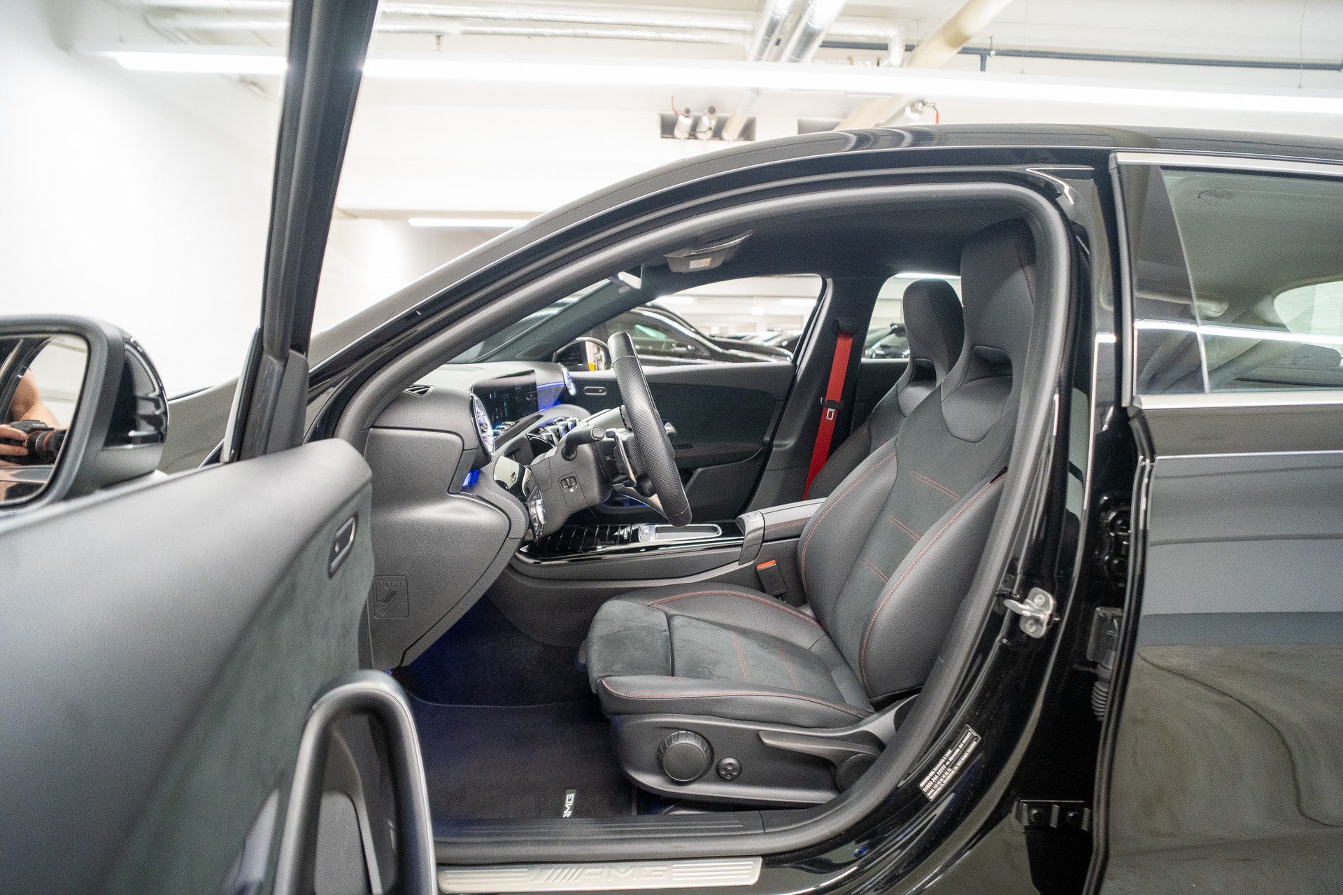 MERCEDES-BENZ A 35 AMG 4matic *FACELIFT*-image-10