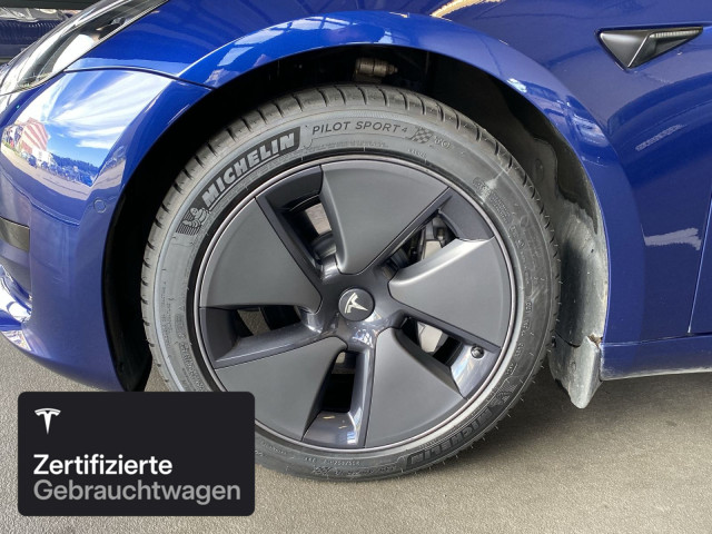TESLA Model 3 Rear-Wheel Drive-showroom-element-3