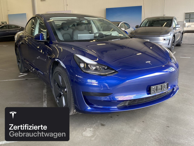 TESLA Model 3 Rear-Wheel Drive