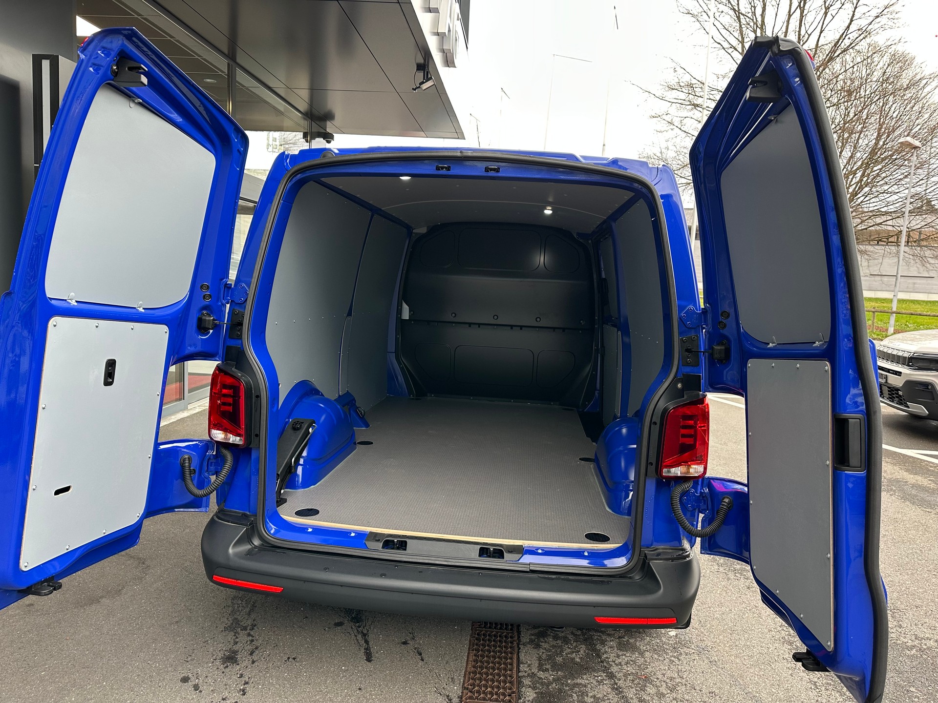 VW T6.1 2.0 TDI DSG-image-9