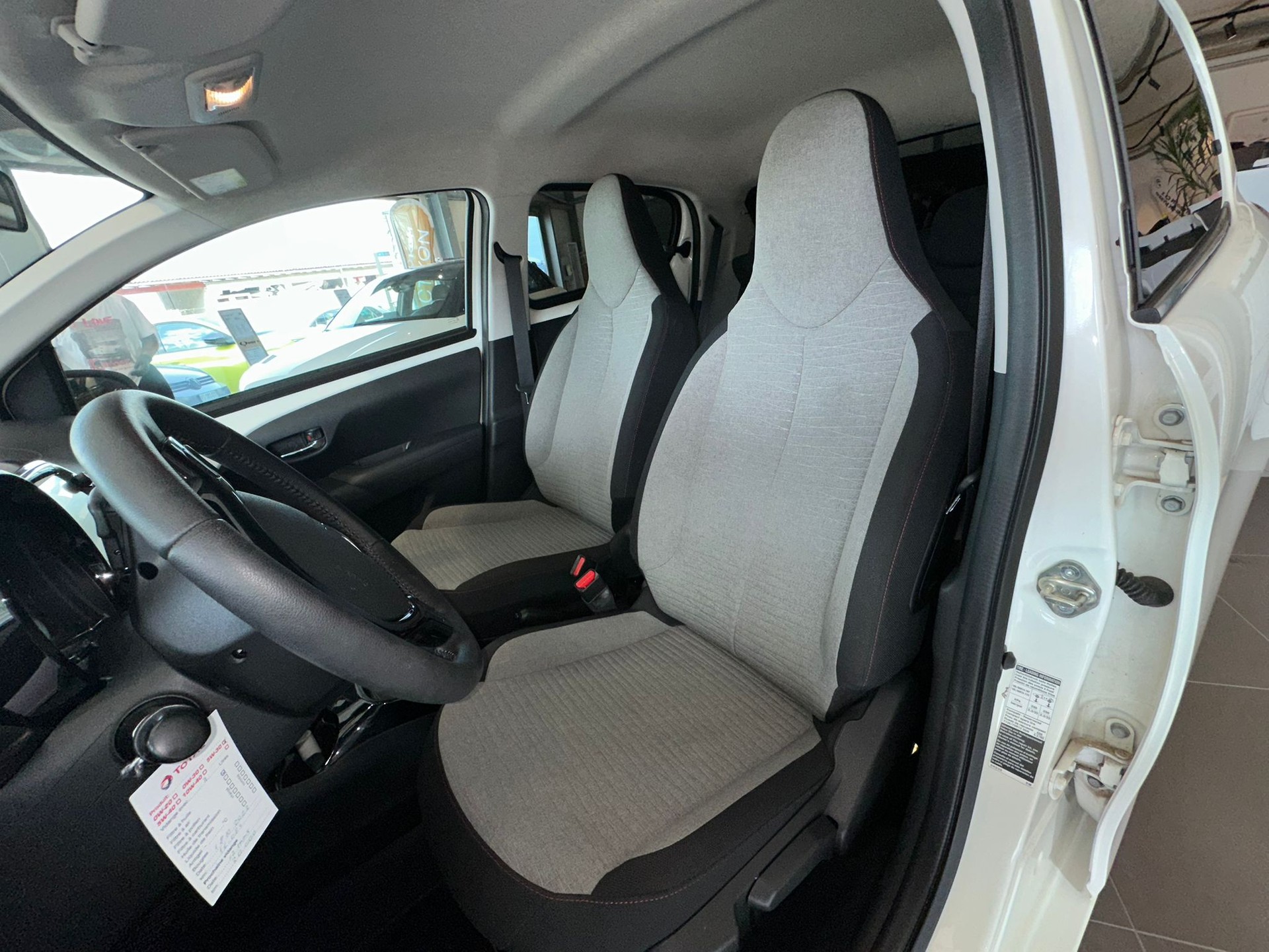 CITROEN C1 1.0 VTi ETG5 Shine-showroom-element-3