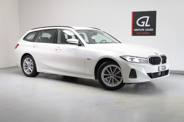 Photo BMW 330 330e xDrive Steptronic