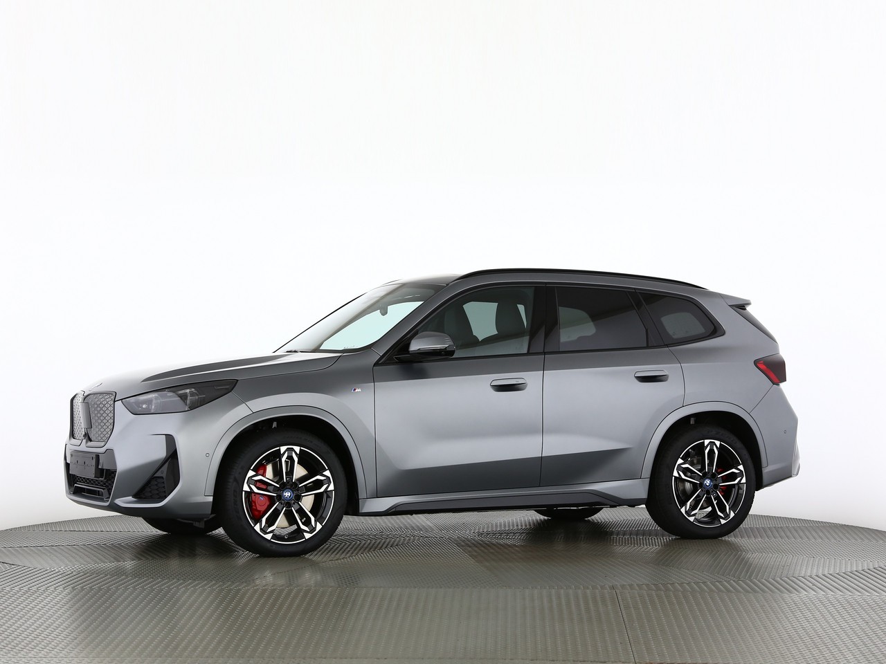 BMW iX1 xDrive 30 M Sport Pro-showroom-element-3