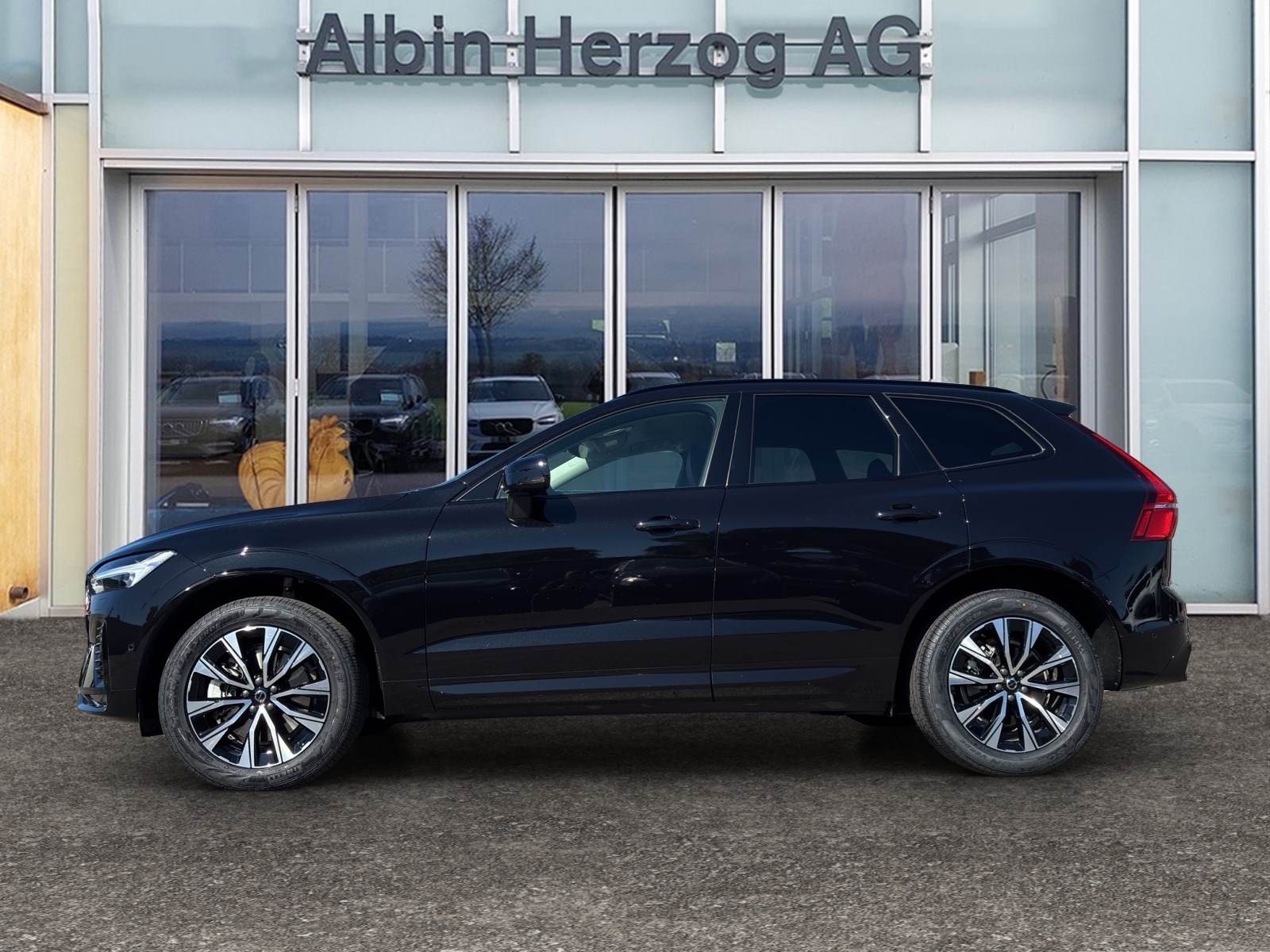 VOLVO XC60 2.0 B4 MH Plus Dark AWD-showroom-element-1