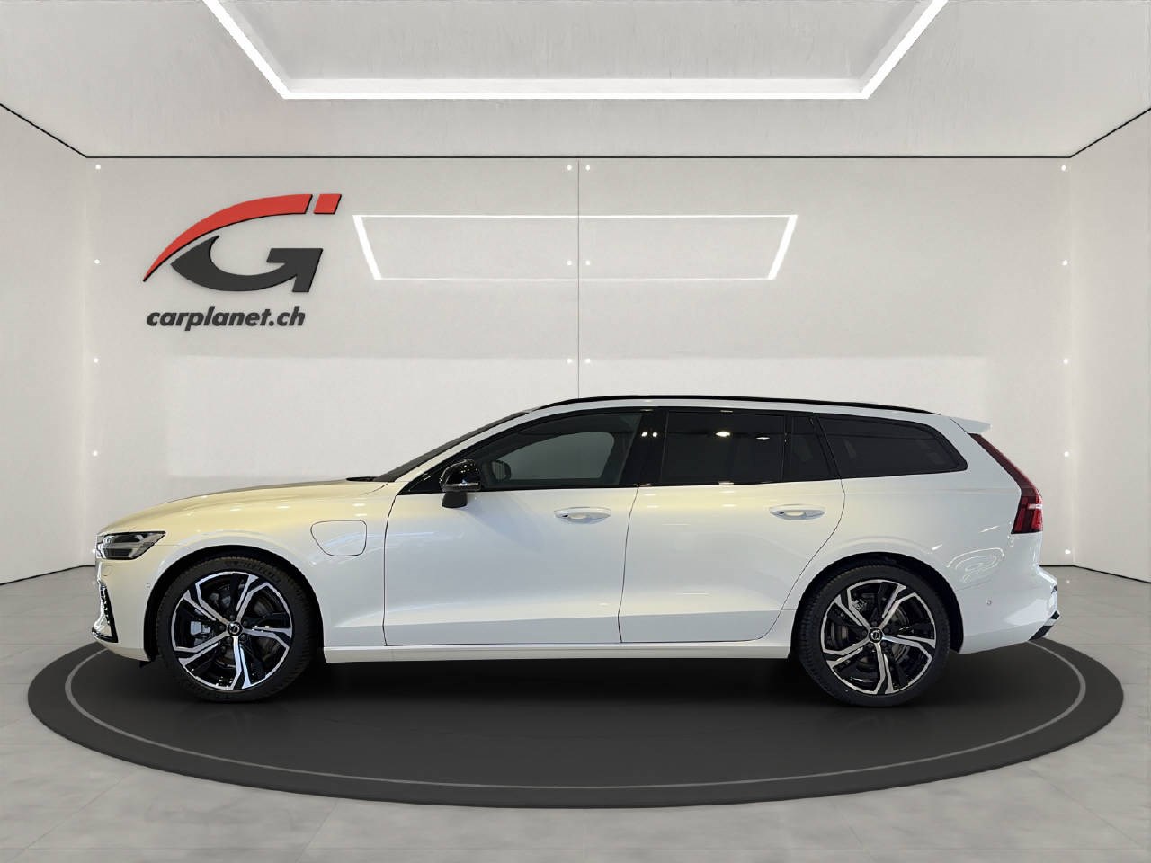 VOLVO V60 2.0 T6 TE Ultra Dark eAWD-showroom-element-1