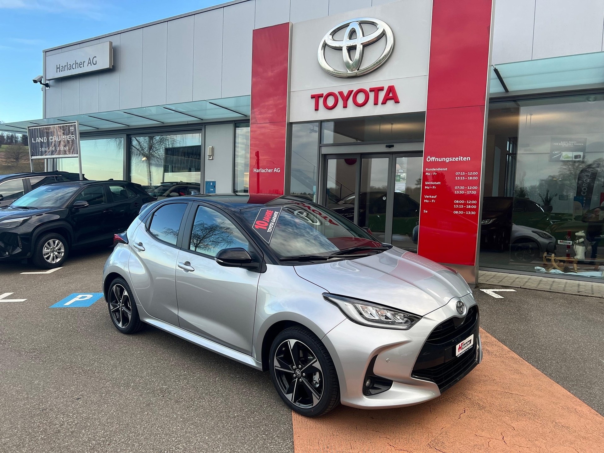 TOYOTA Yaris 1.5 VVT-i HSD Premiere Edition