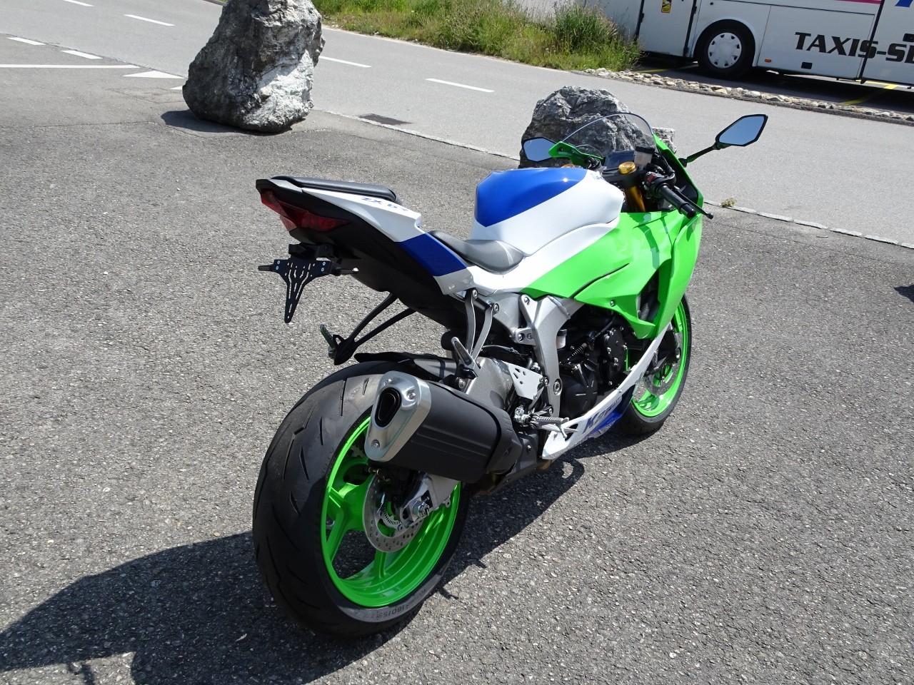 【.N】Kuwahara E.T ×whiz limited NEW MOTORCYCLE: ZX-6R「40th Anniversary Edition」Launched in Japan