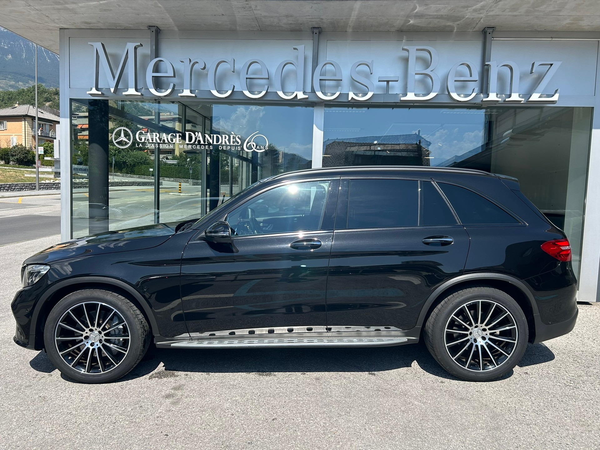 MERCEDES-BENZ GLC 43 AMG 4Matic 9G-Tronic-showroom-element-3