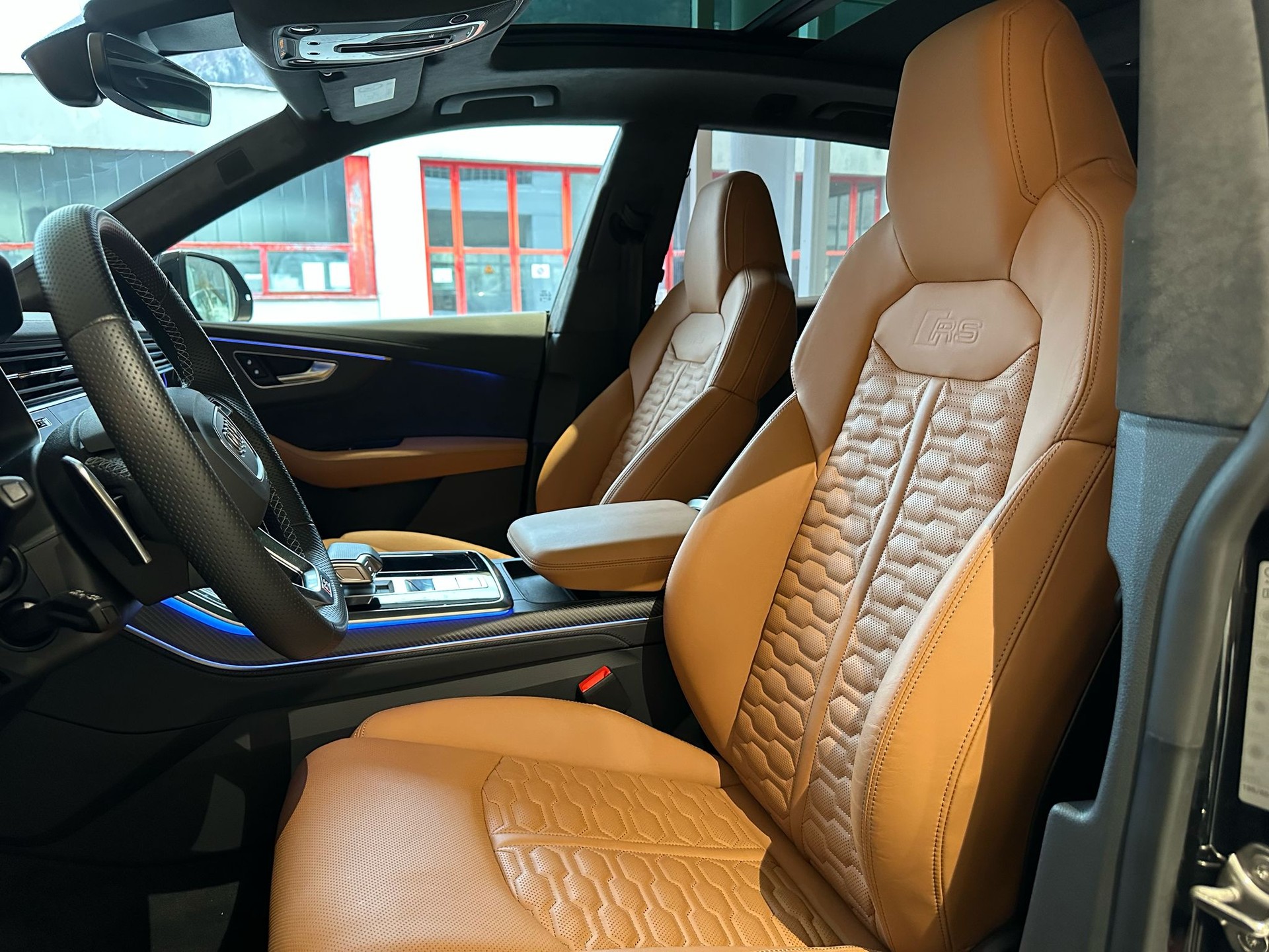 AUDI RSQ8 quattro tiptronic-image-6