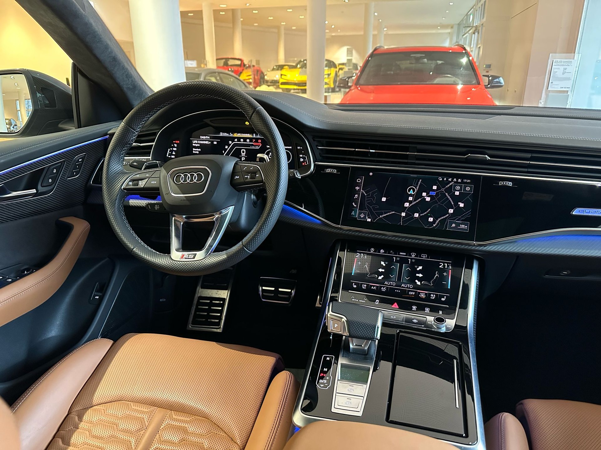 AUDI RSQ8 quattro tiptronic-image-9
