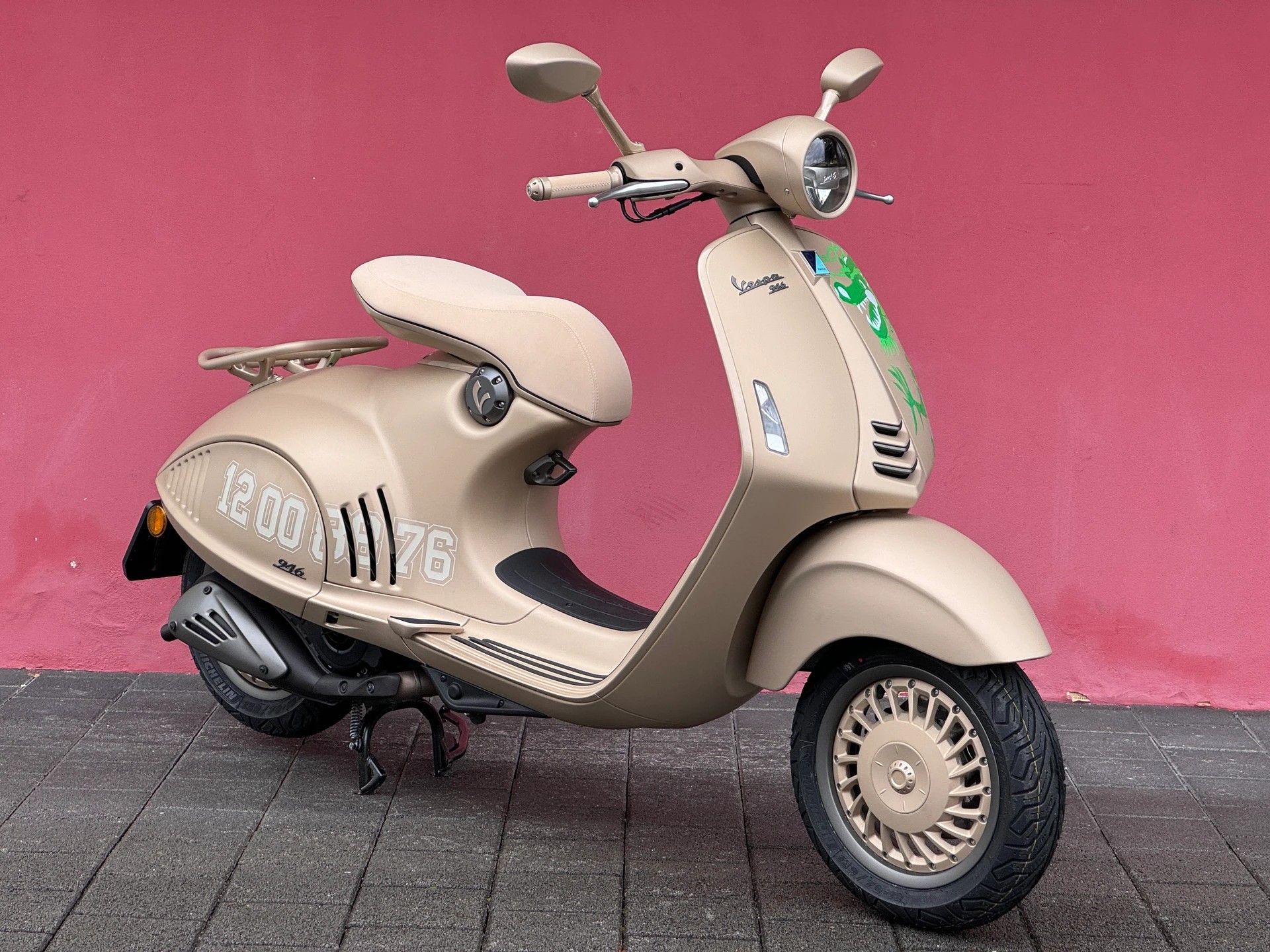 PIAGGIO Vespa 946 acquistare un veicolo usato AutoScout24 - Main Image