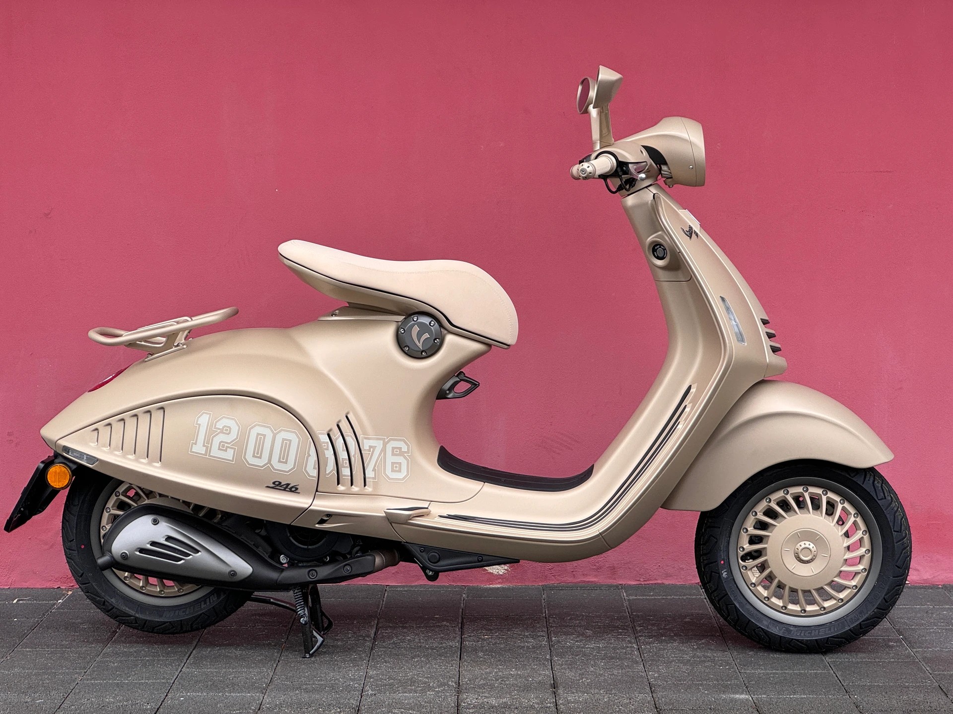 Vespa Gts Vespa 946 Usata PIAGGIO Vespa 946 Acquistare Un Veicolo - Main Image